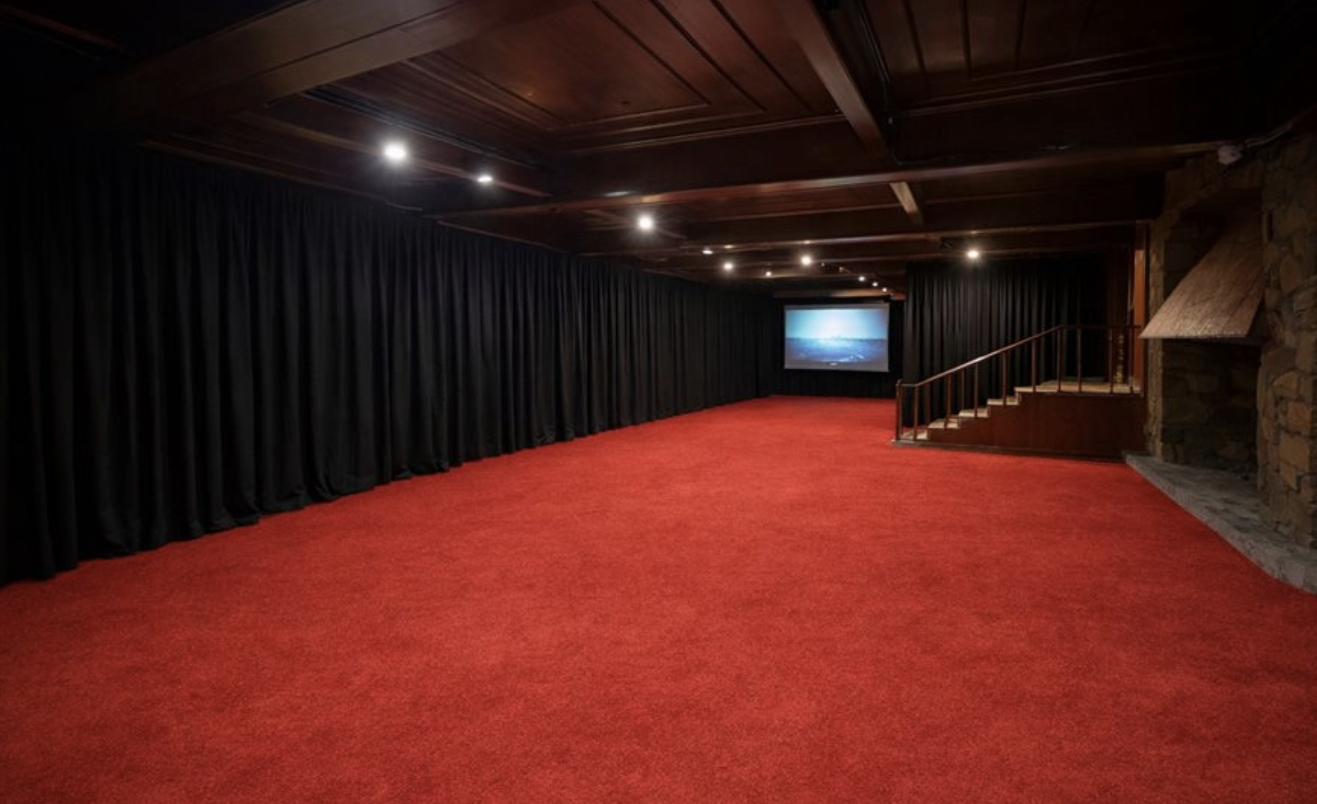 L’espai de l’antic Hotel Pol adaptat per a la mostra. L’espai de l’antic Hotel Pol adaptat per a la mostra.