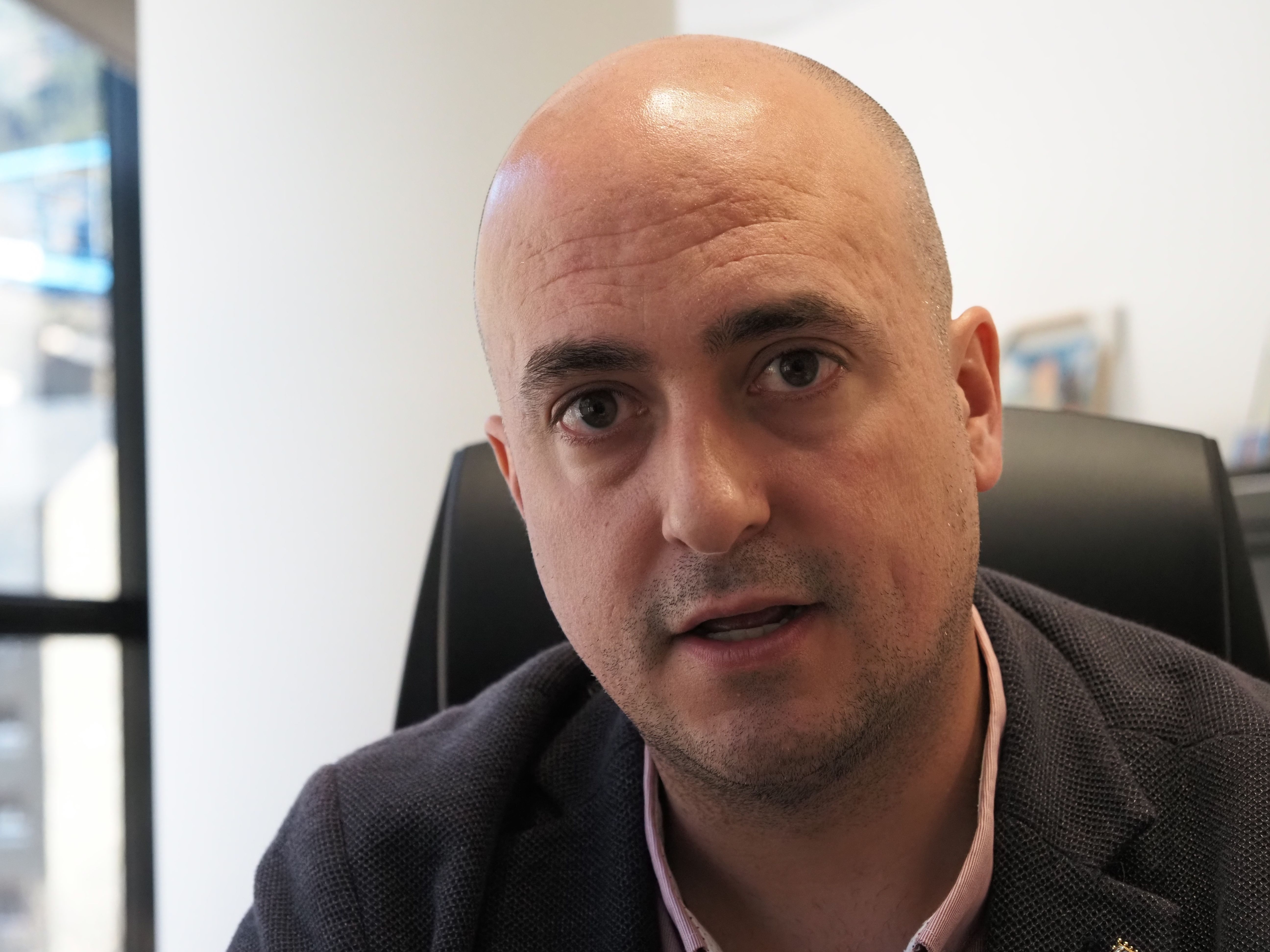 Xavier Fernàndez durant l'entrevista. // M. P.