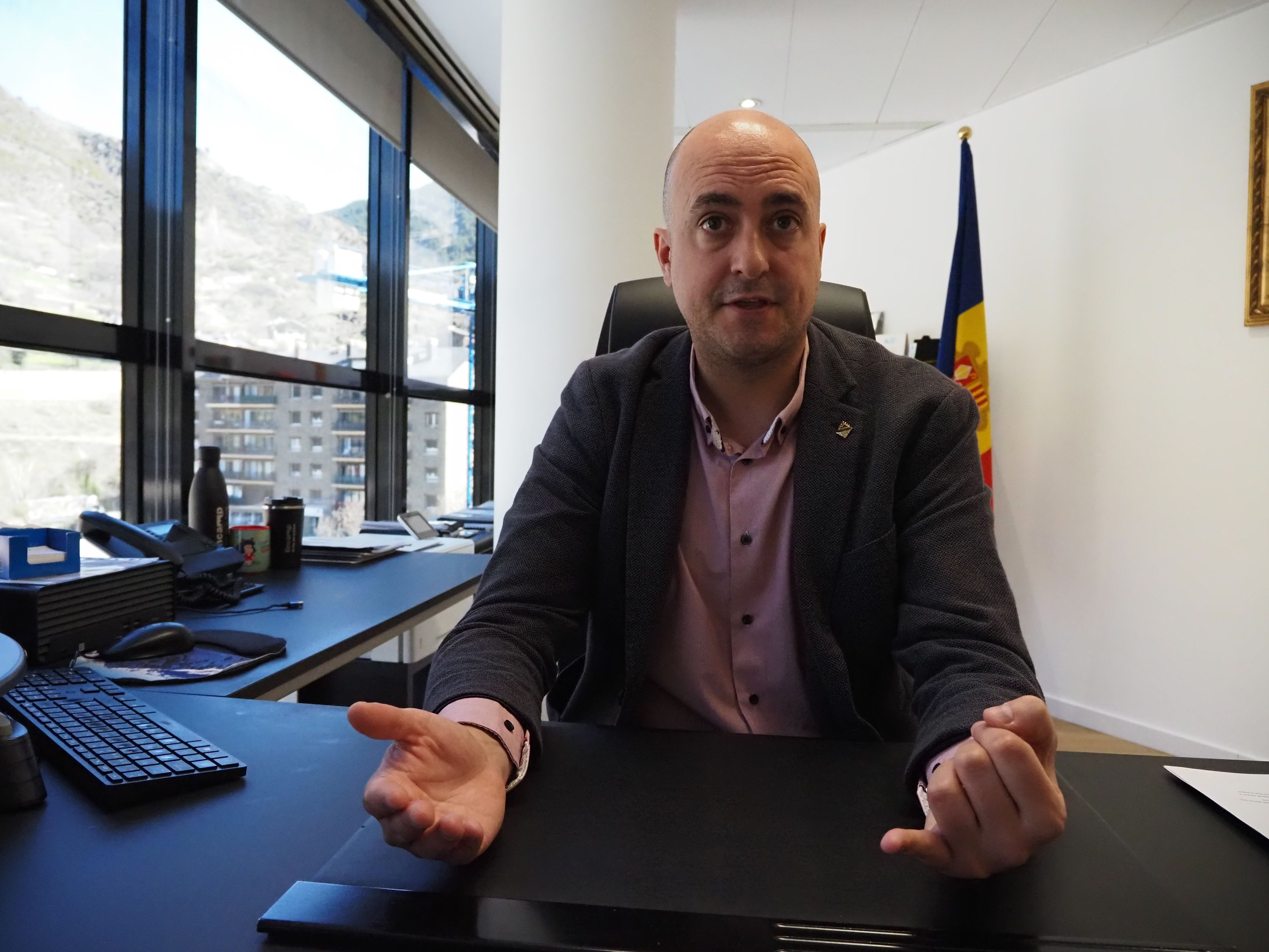 Xavier Fernández durant l'entrevista. // M. P.