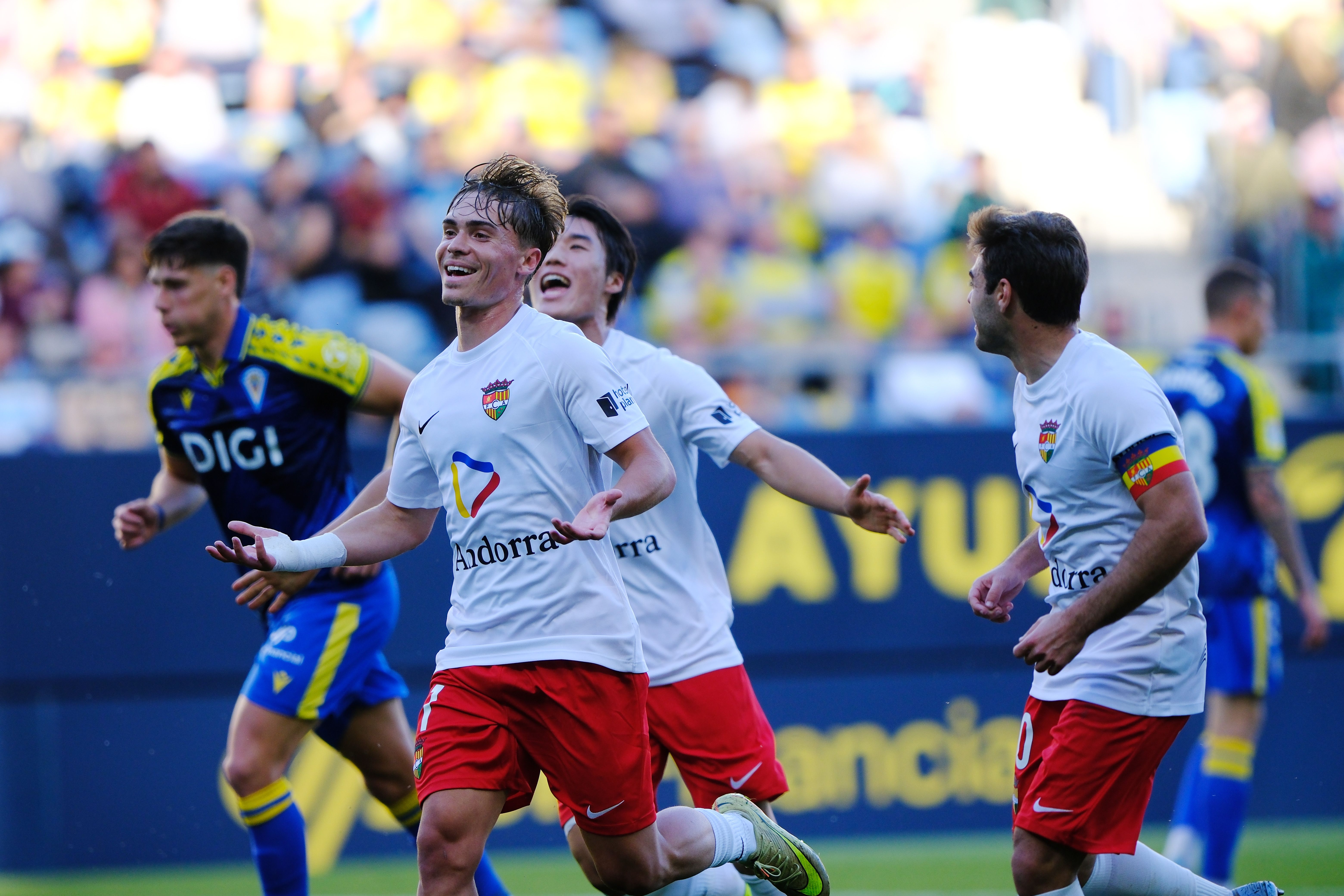 L'extrem de l'FC Andorra, Josep Cerdà, celebrant l'únic gol del partit. L'extrem de l'FC Andorra, Josep Cerdà, celebrant l'únic gol del partit.