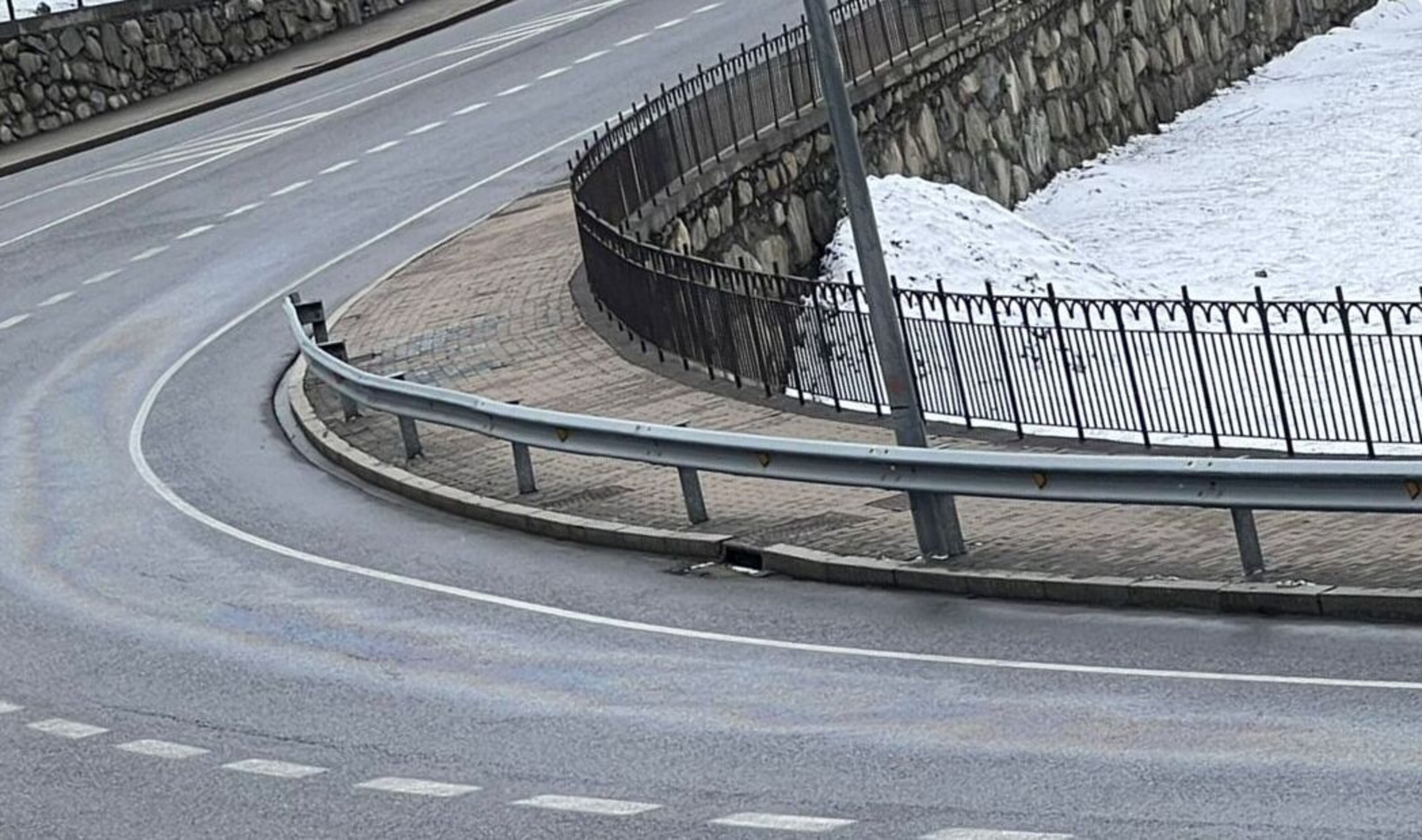 La presència de l'hidrocarbur és ben visible.