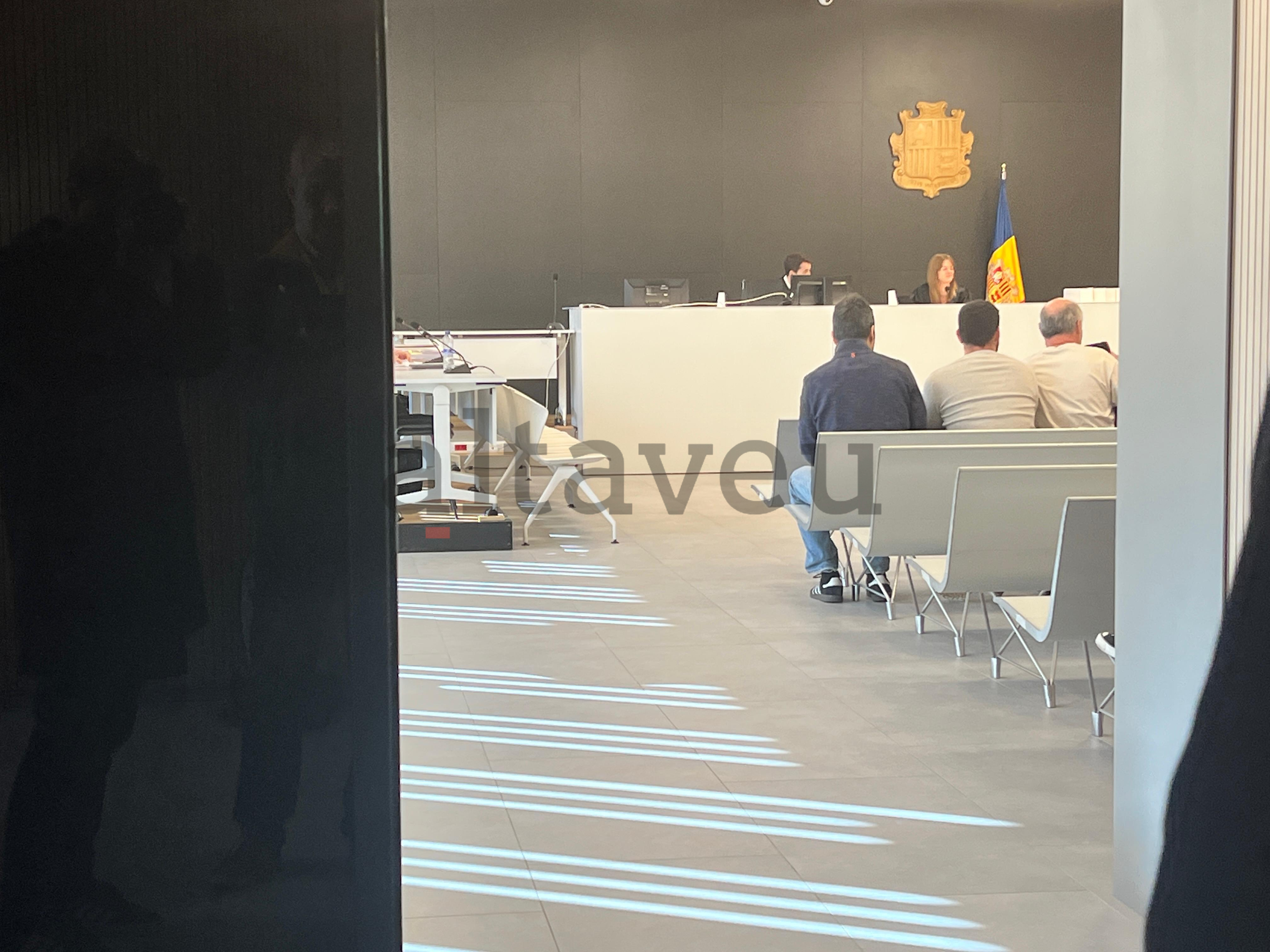 Moments inicials de la vista.