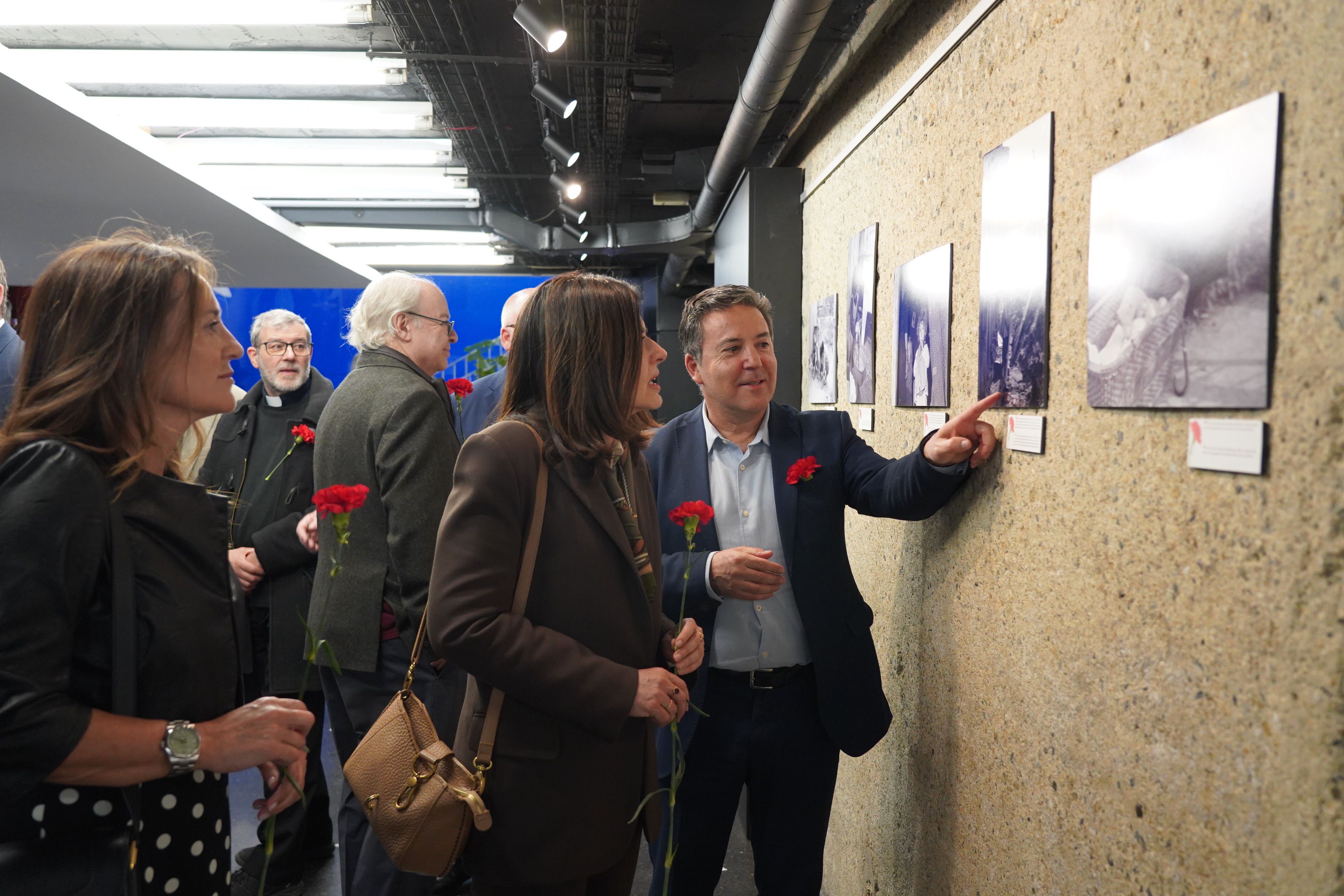 EB057C36 D79C 45D9 82A0 173C19C87FFB EB057C36 D79C 45D9 82A0 173C19C87FFB