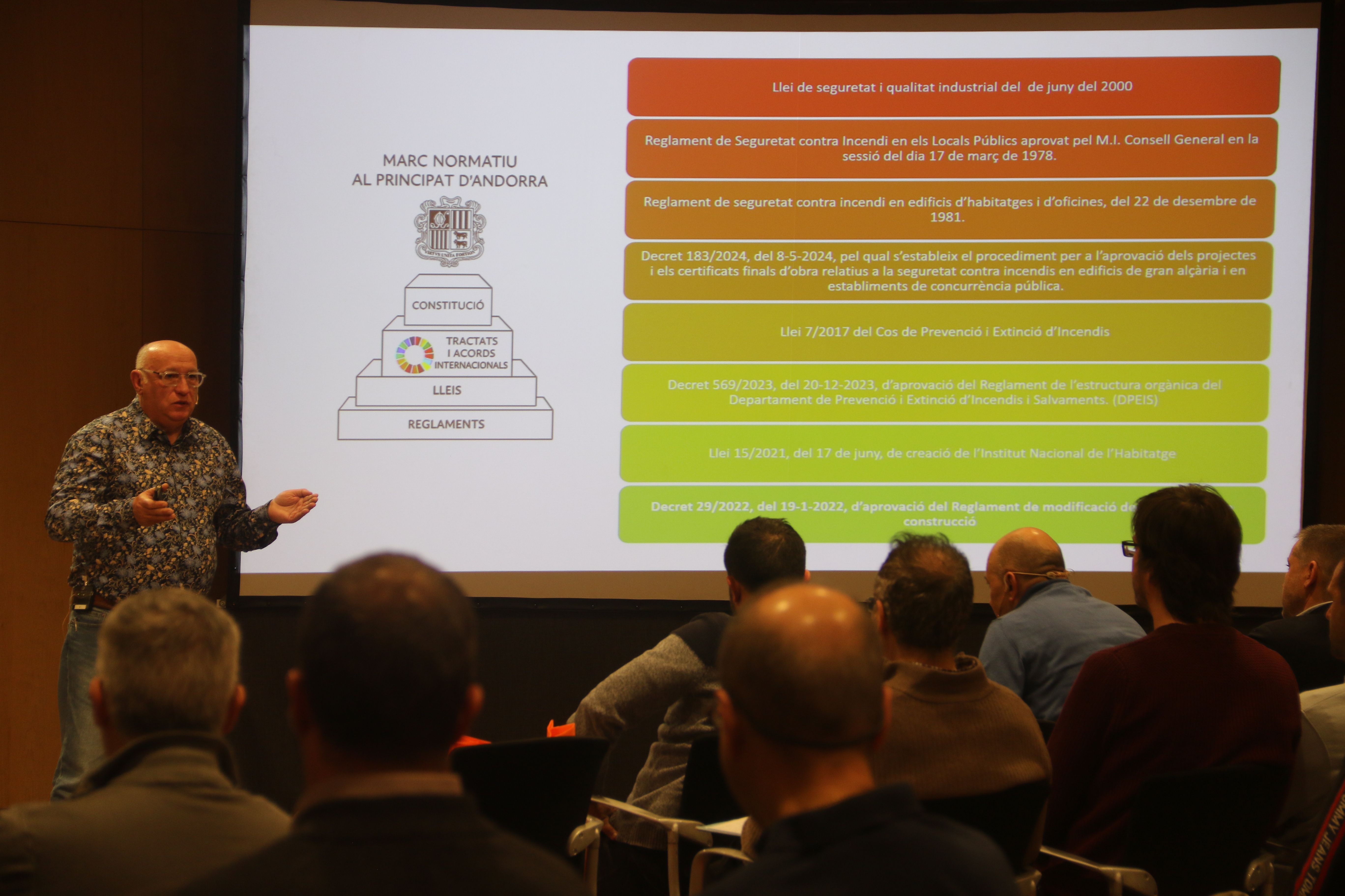 Josep Maria Arnaus durant la seva exposició en la jornada. Josep Maria Arnaus durant la seva exposició en la jornada.
