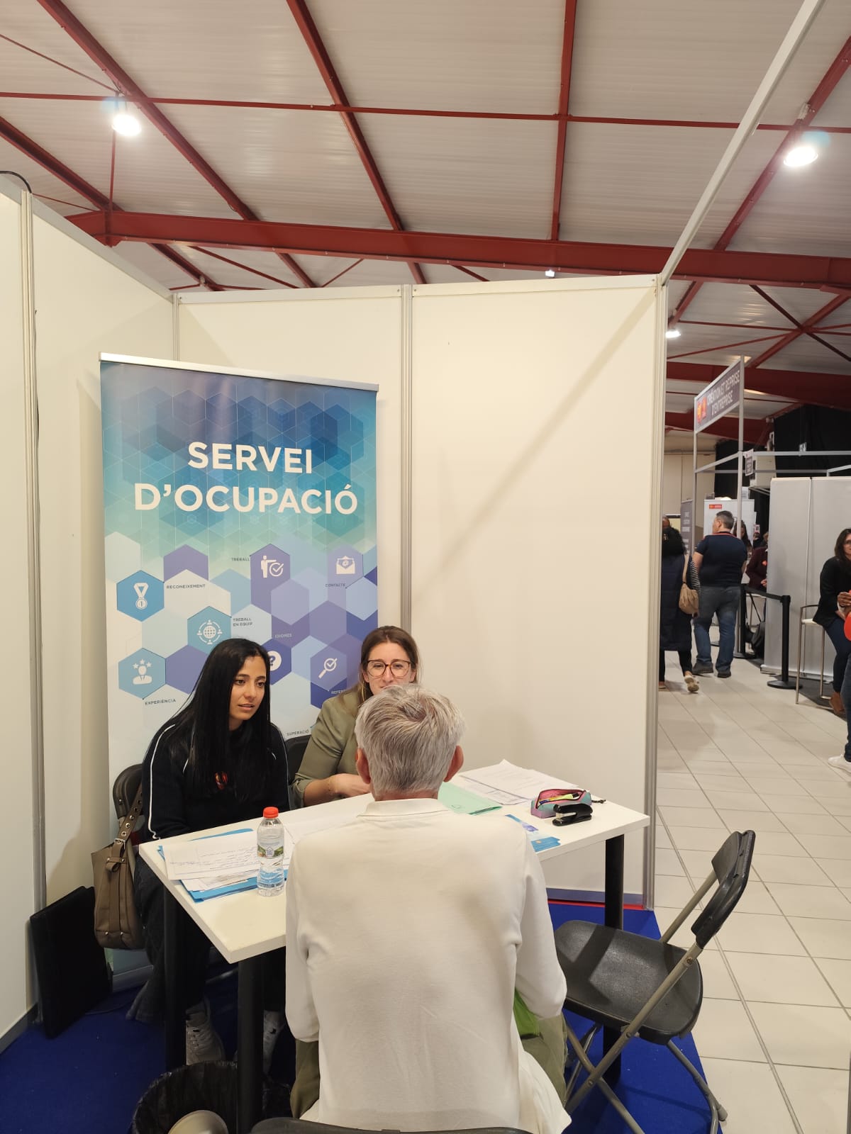 Una trentena de persones interessades en ofertes de feina a Andorra al saló del Treball francès TAF a Saverdun.