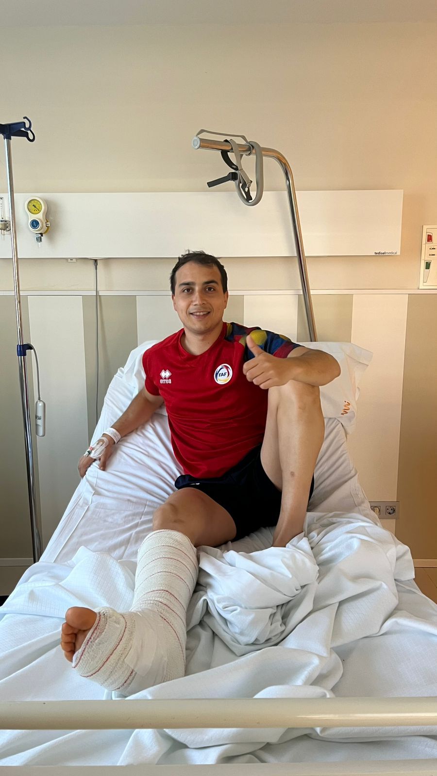 Rodríguez, després de l'operació a l'Aquil·les.