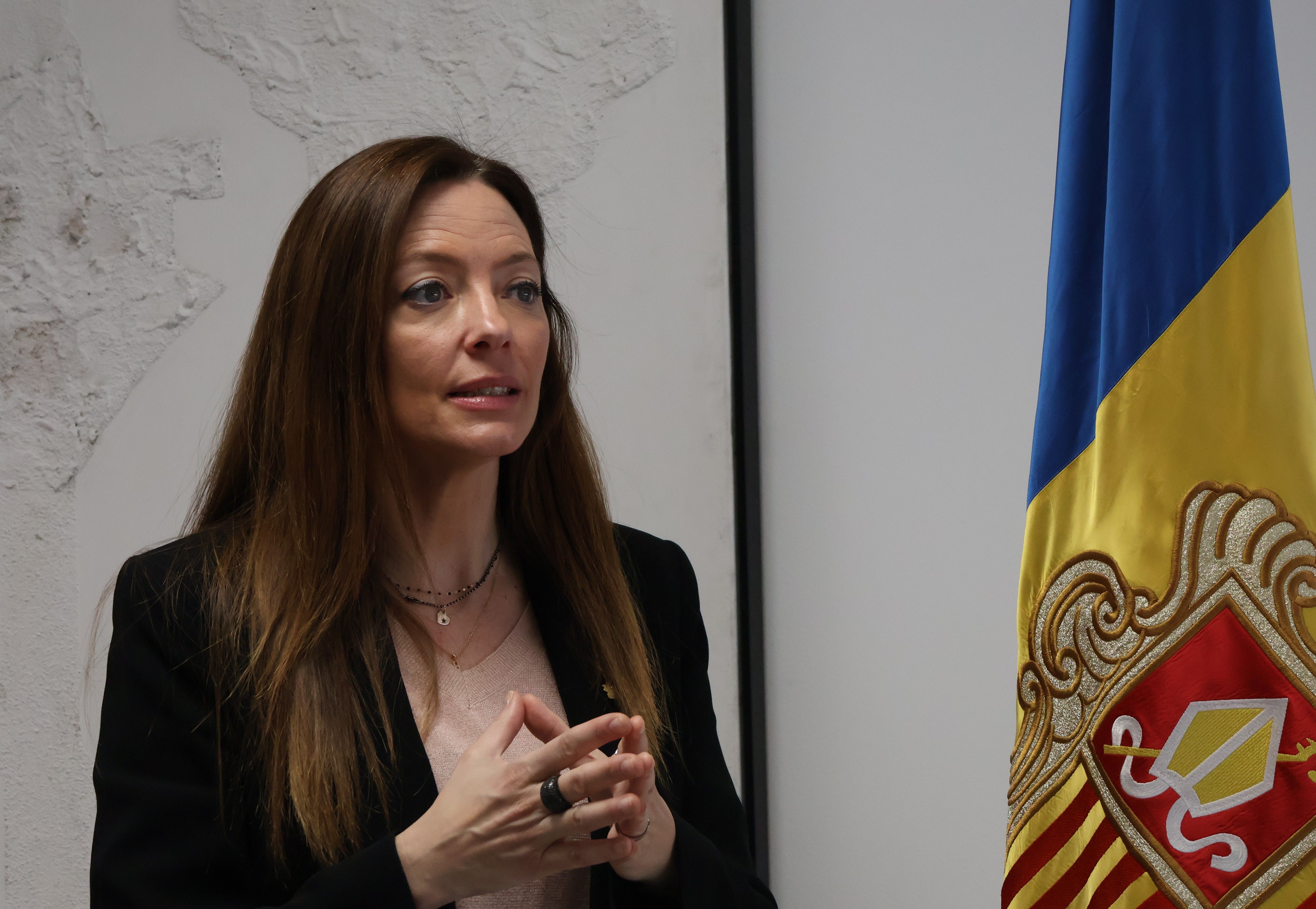 La ministra de Salut, Helena Mas, durant l'entrevista. 