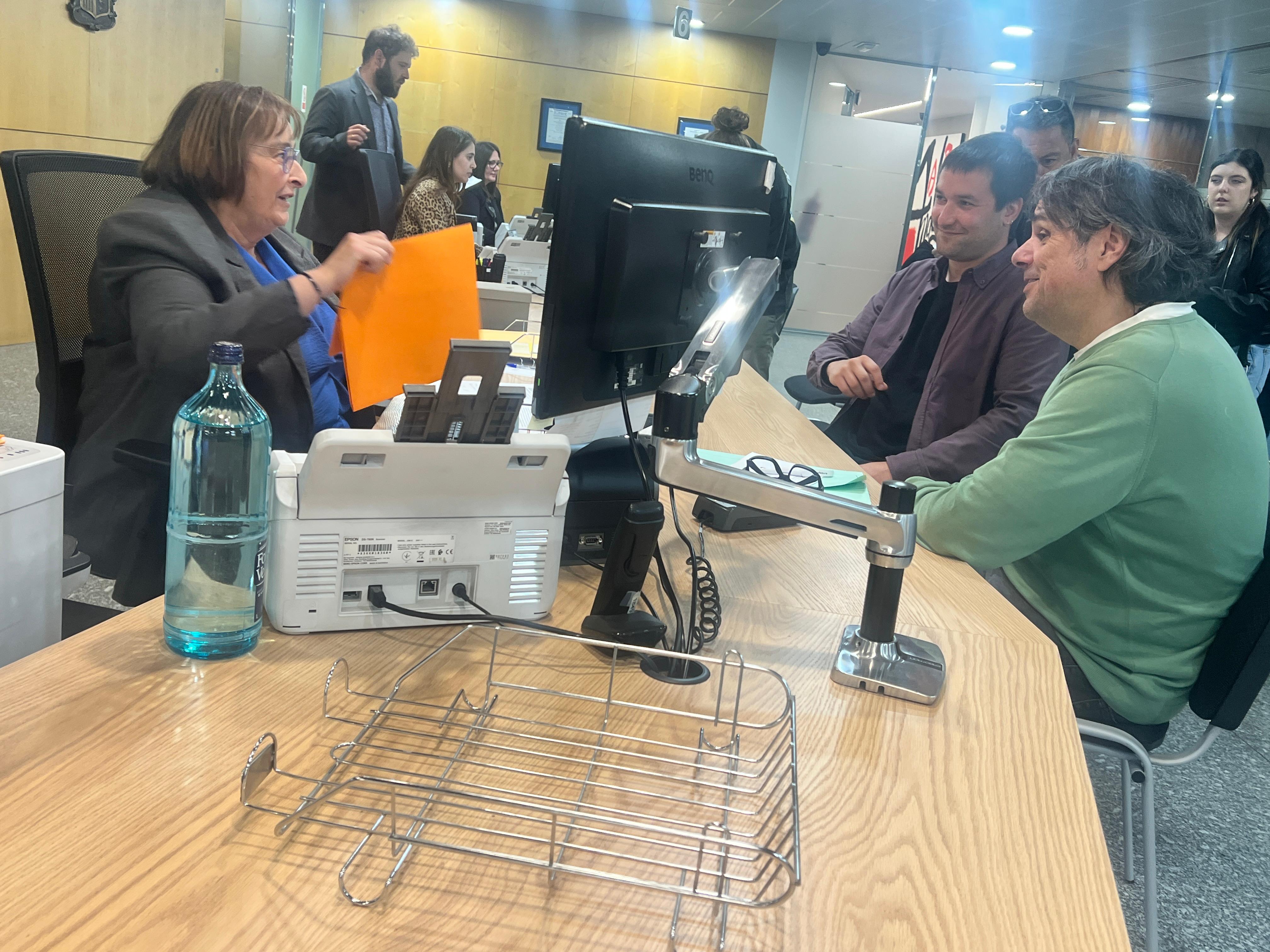 Salustià Chato i Sergi Esteves en la presentació del recurs al servei de Tràmits.