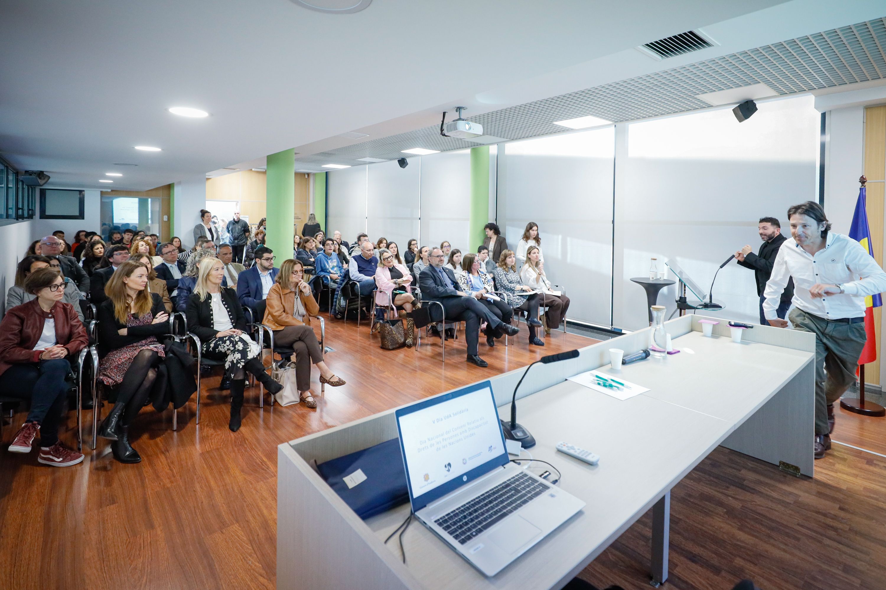 Seguidament, l’exatleta paralímpic i expert en la matèria, Eduard Carrera, ha impartit una ponència.
