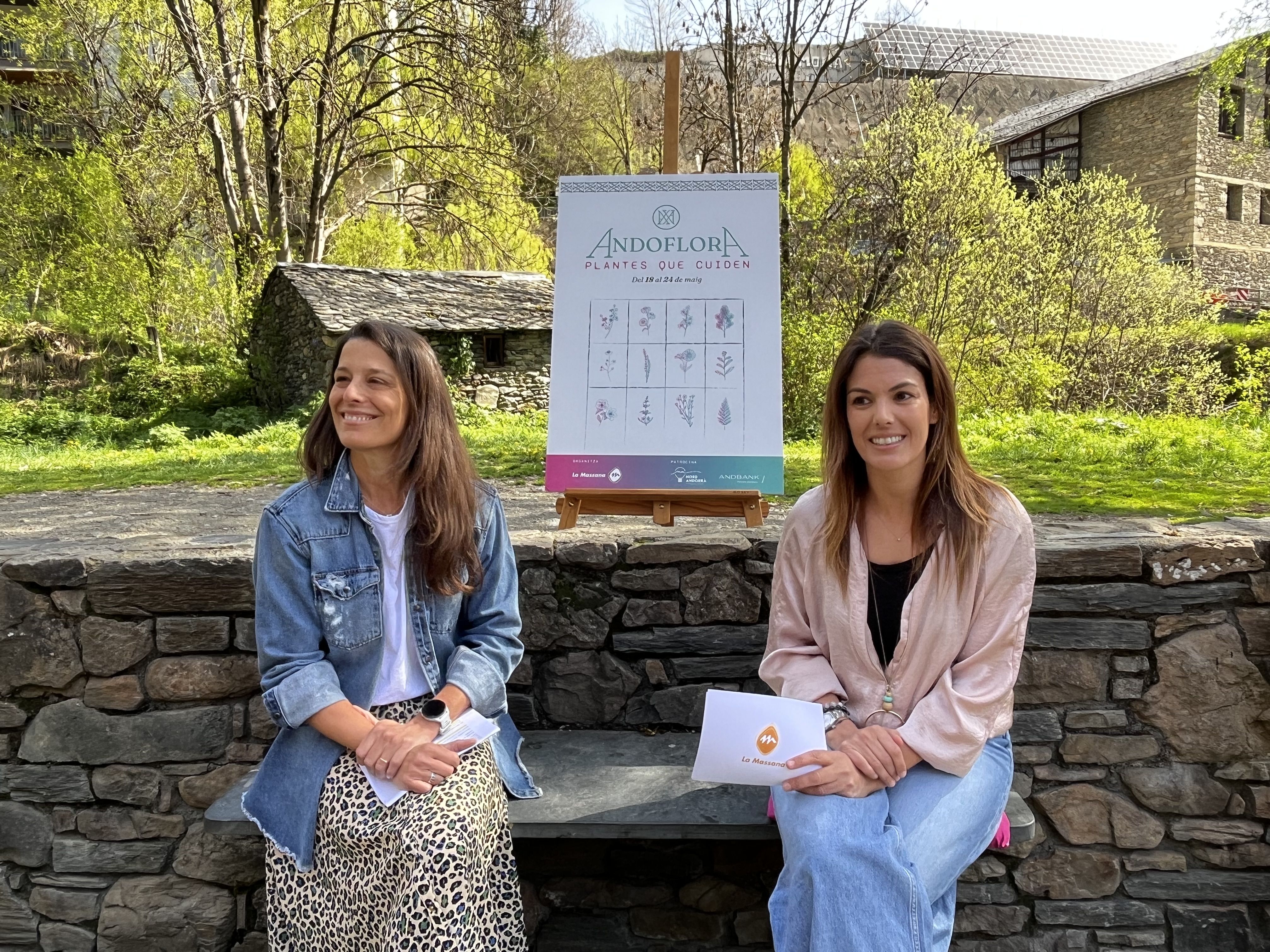 Emma Jiménez i Mònica Solé durant la presentació de l'Andoflora.