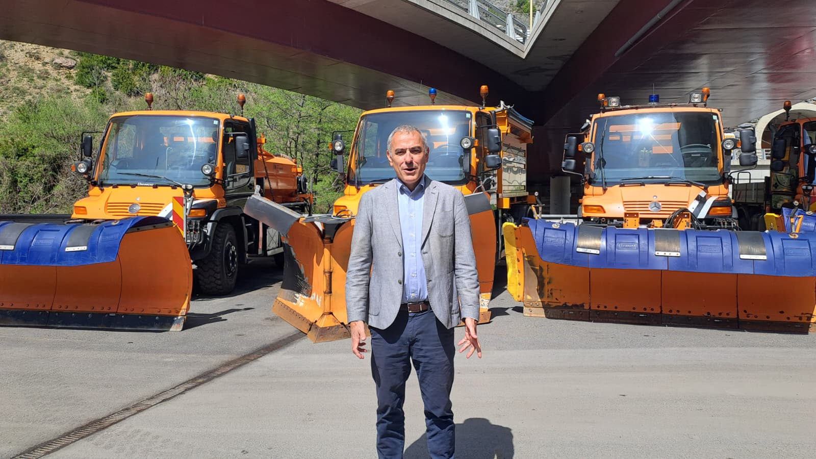 David Palmitjavila, director de Territori, al costat de vàries llevaneus del COEX.