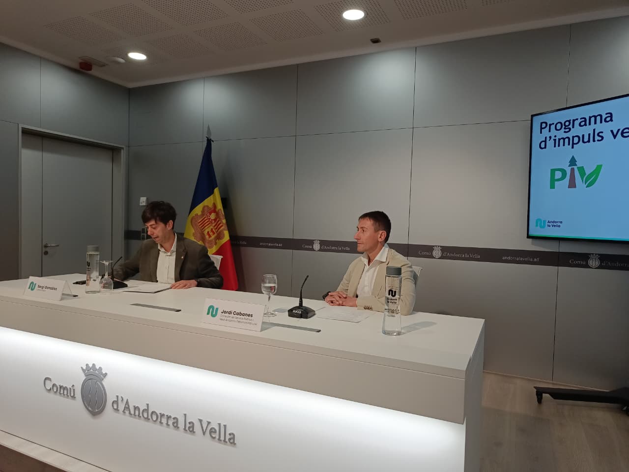 Sergi González i Jordi Cabanes han presentat el PIV.