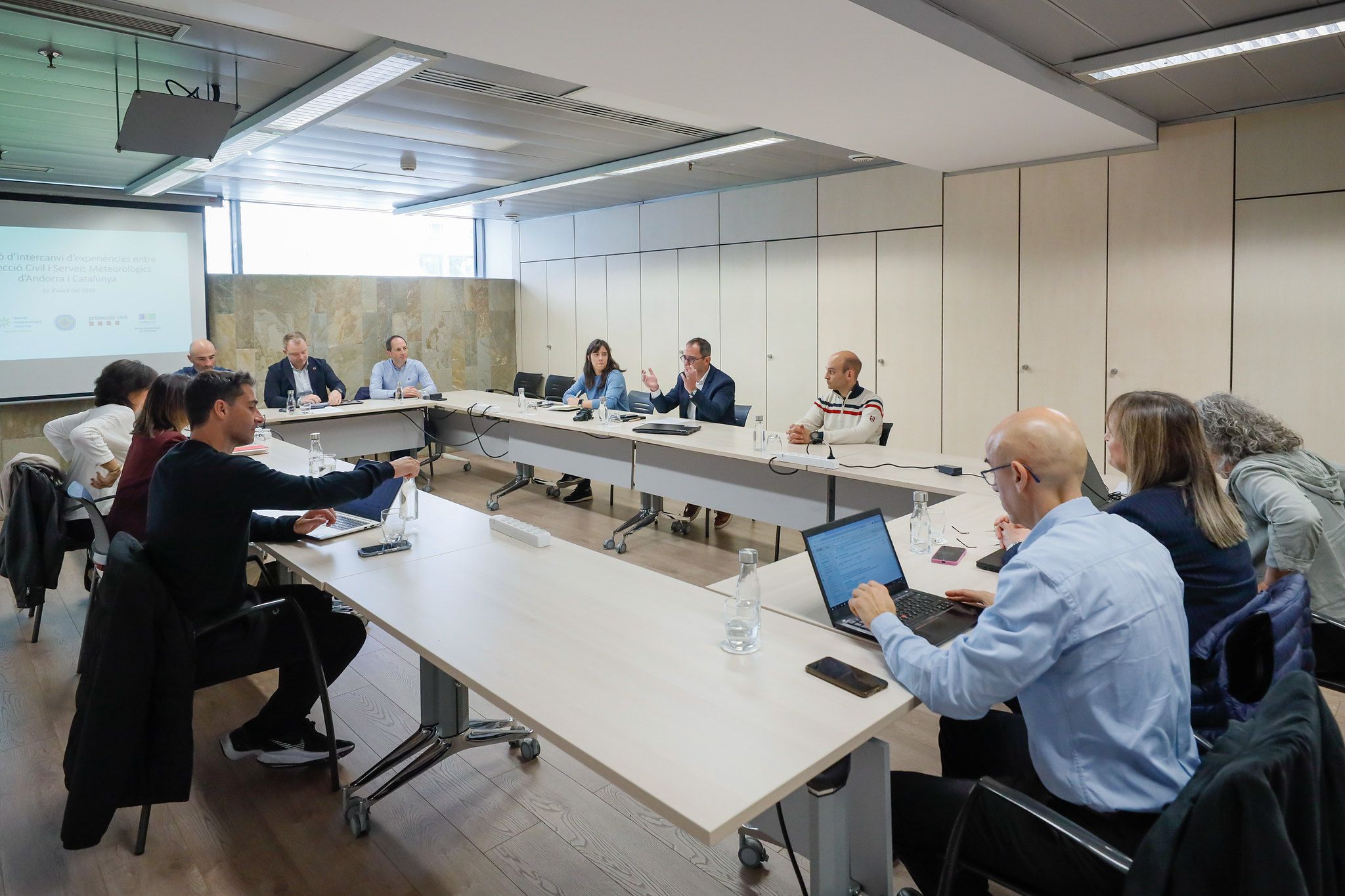 Un instant de la reunió entre representants dels serveis meteorològics i de Protecció Civil de Catalunya i Andorra.