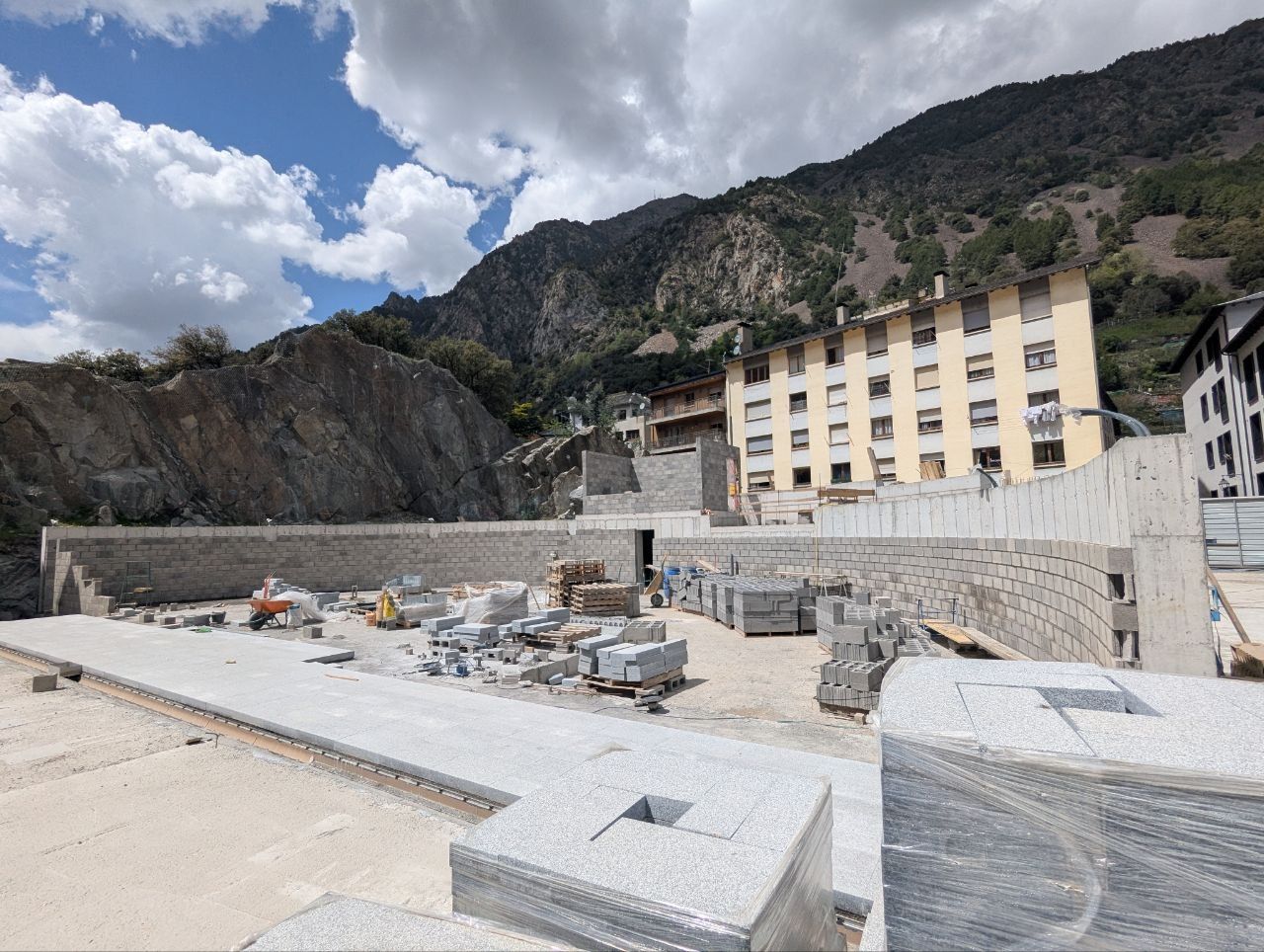 Les obres dels entorns de la Casa de la Vall aquest mateix dimecres.