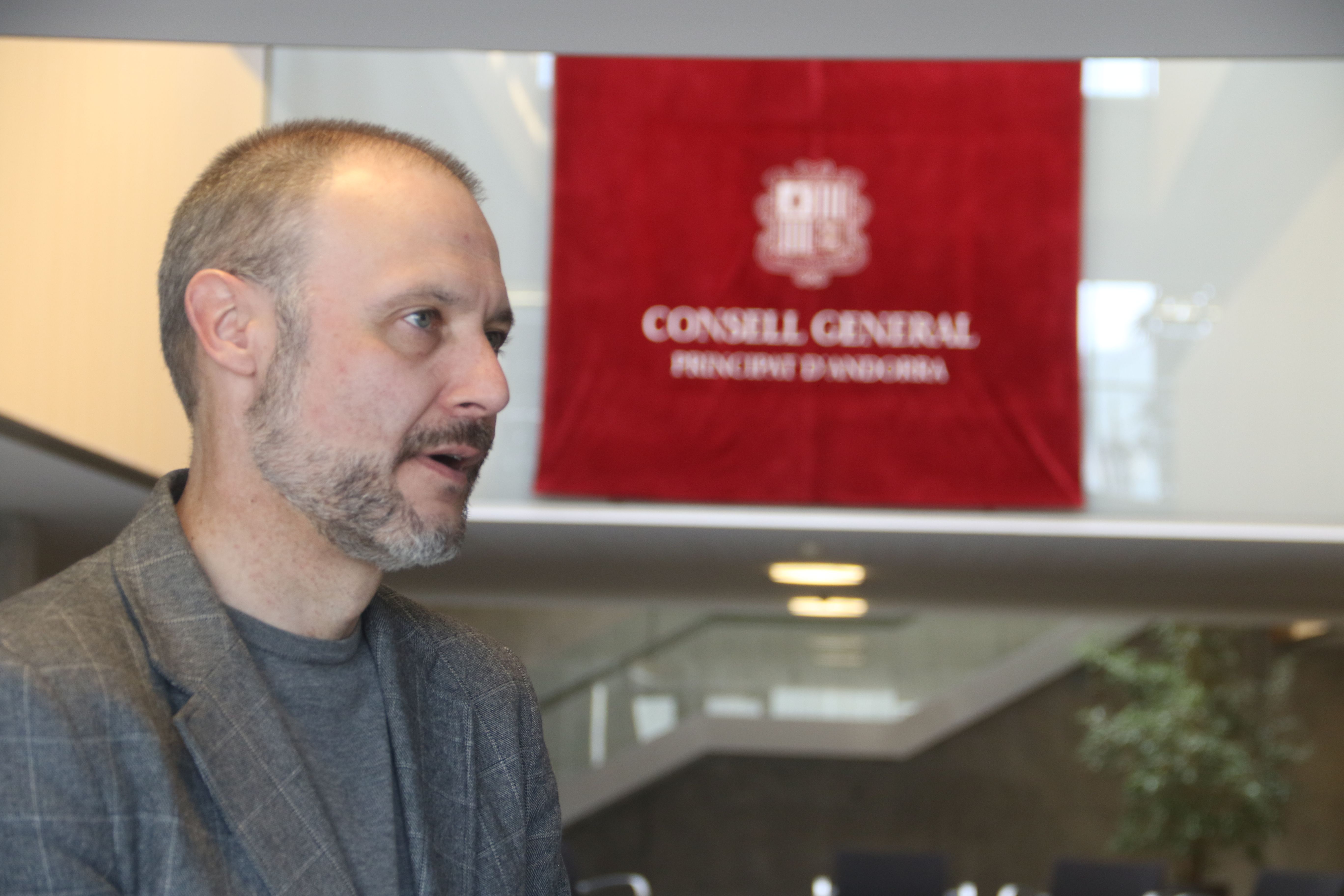 Jordi Casadevall donant explicacions als periodistes aquest migdia.