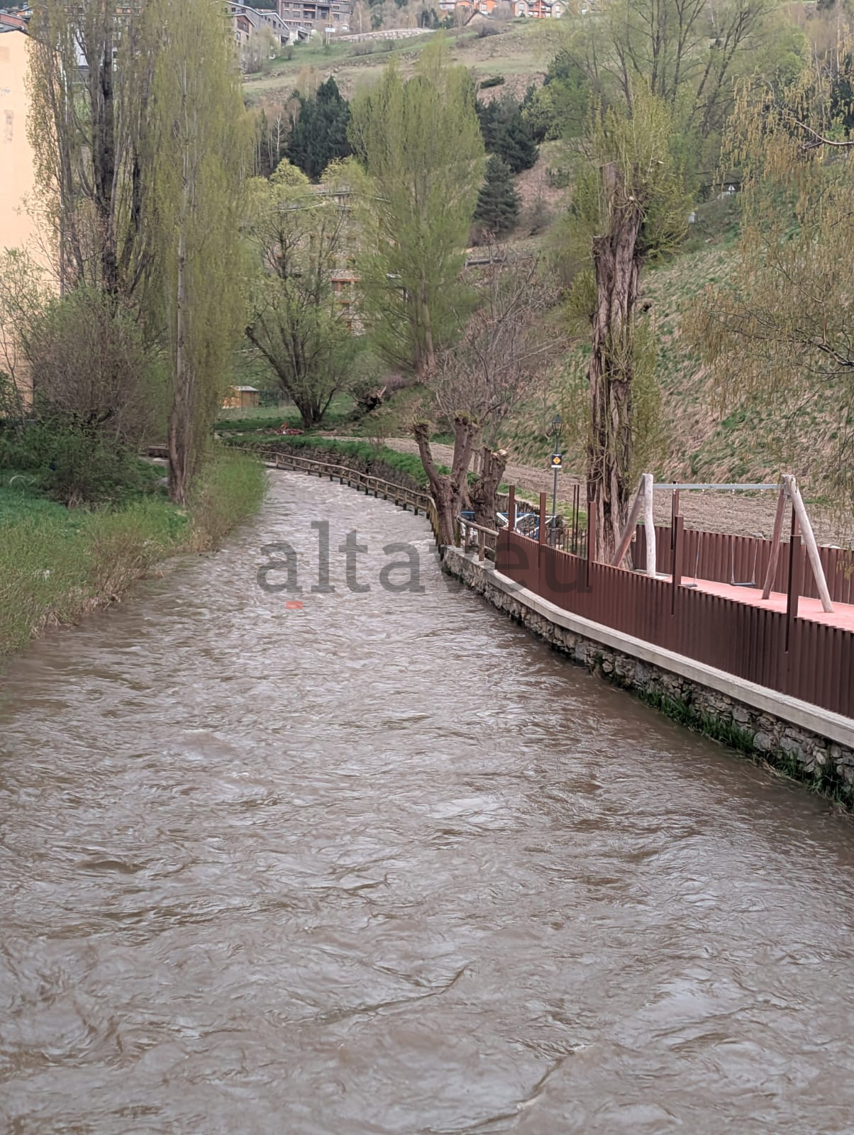 El Valira d'Orient baixa ben gros.
