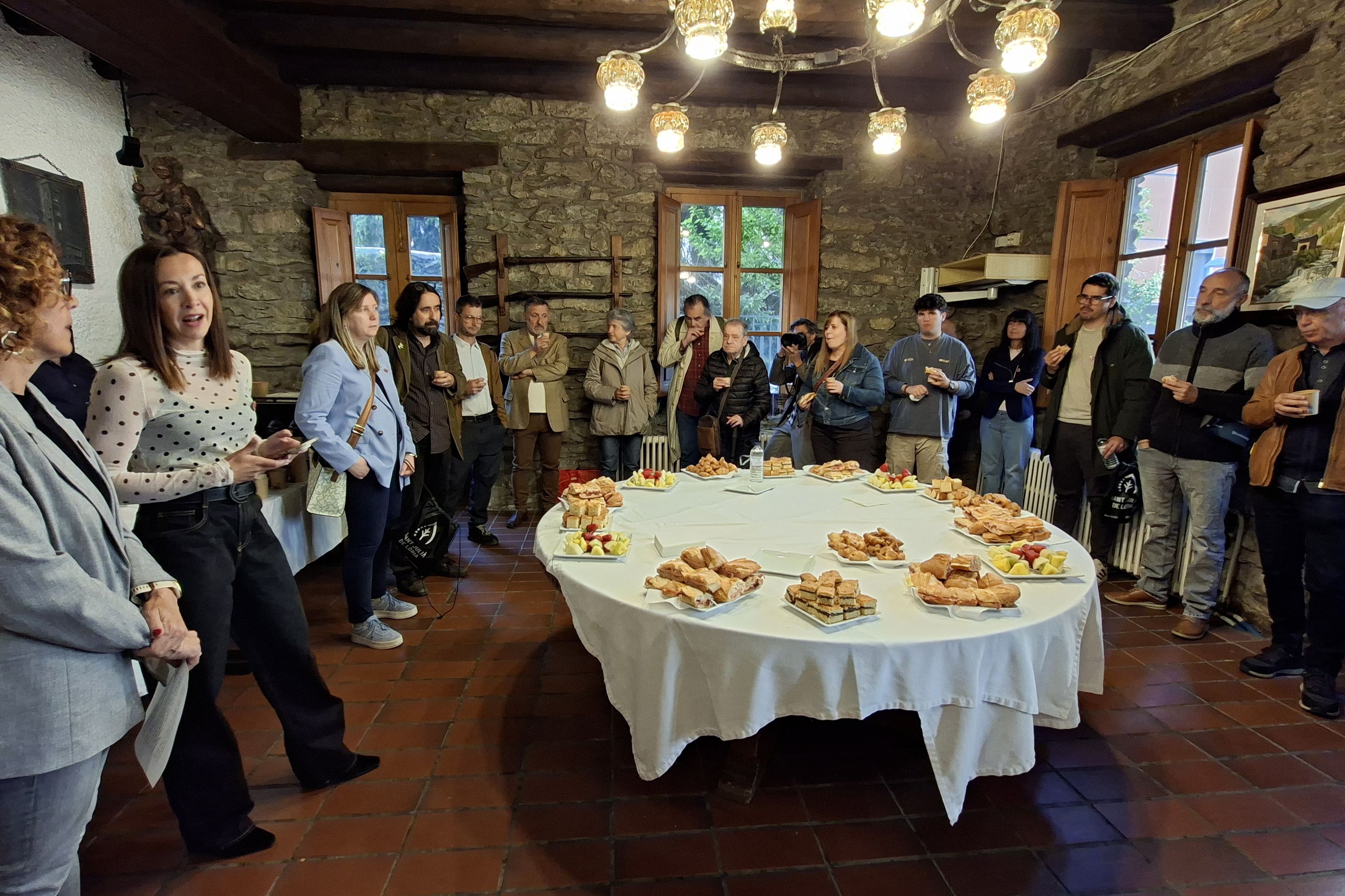 Esmorzar literari de Sant Julià de Lòria.