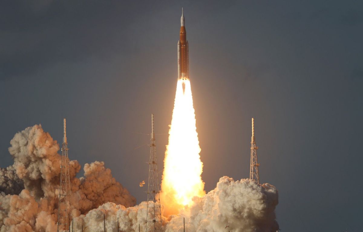 El llançament del SLS per la missió Artemis 2 - Crèdit: NASA