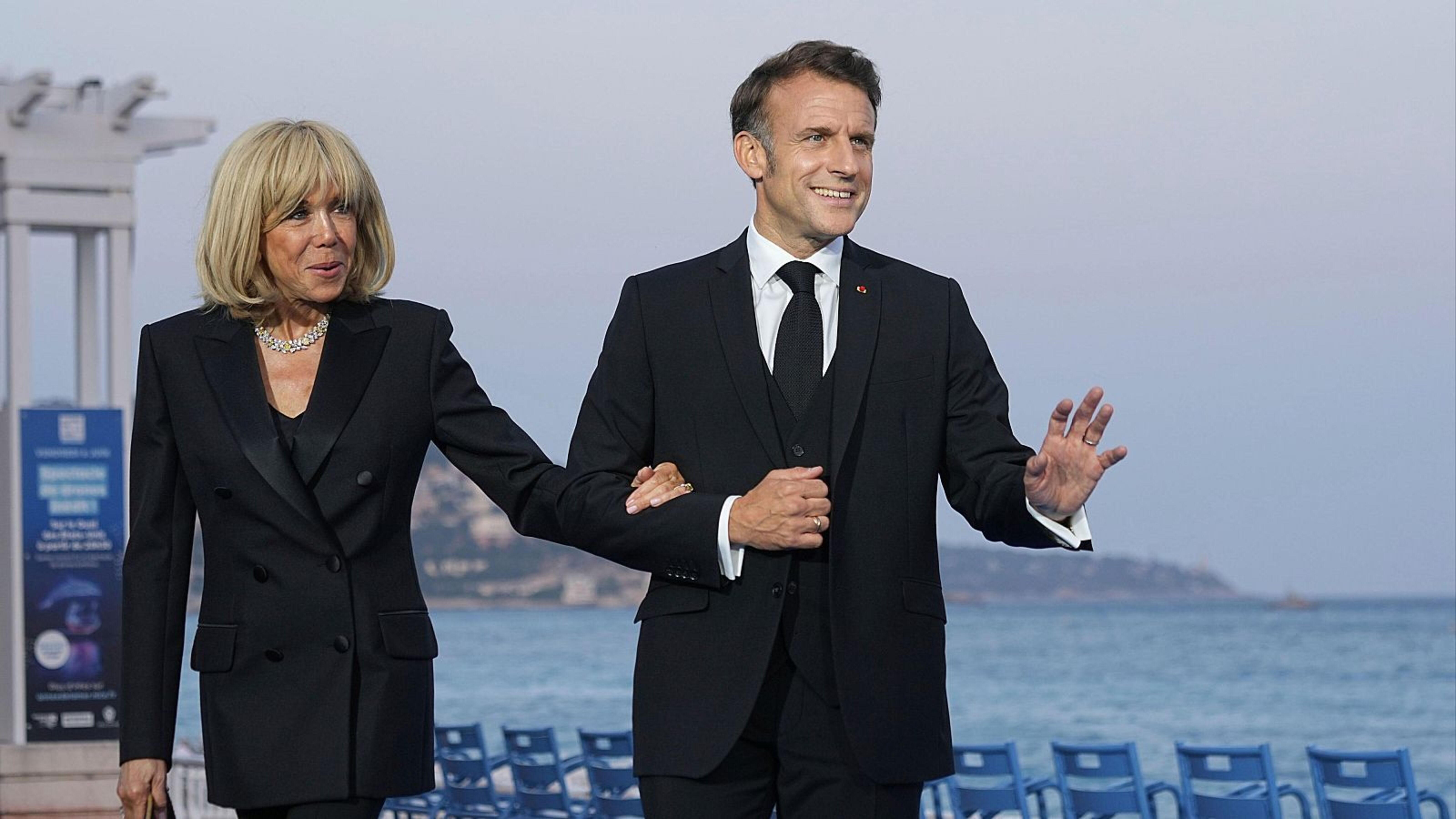 Brigitte i Emmanuel Macron en un desplaçament oficial.