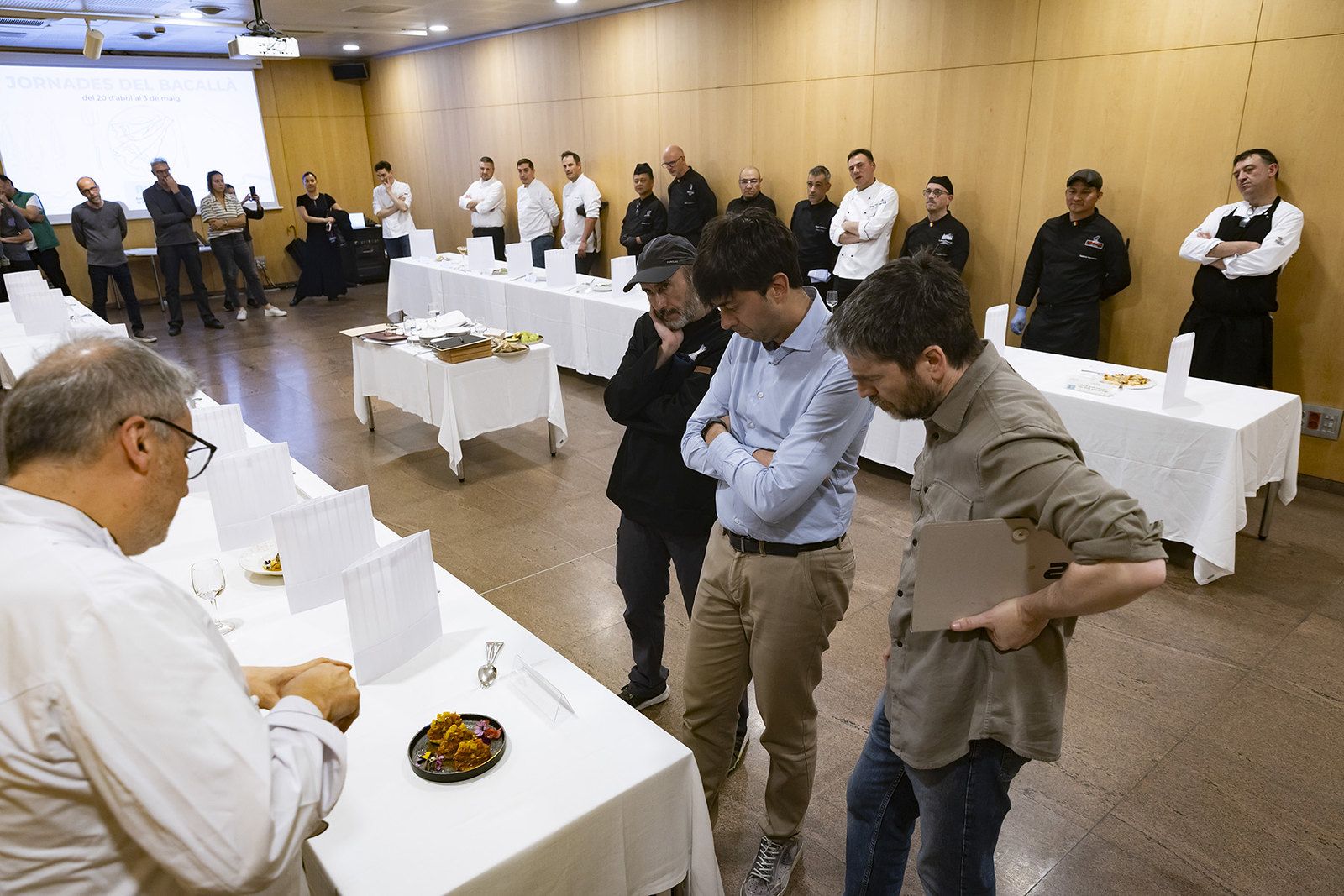 Un instant del concurs de degustació de les Jornades del Bacallà.