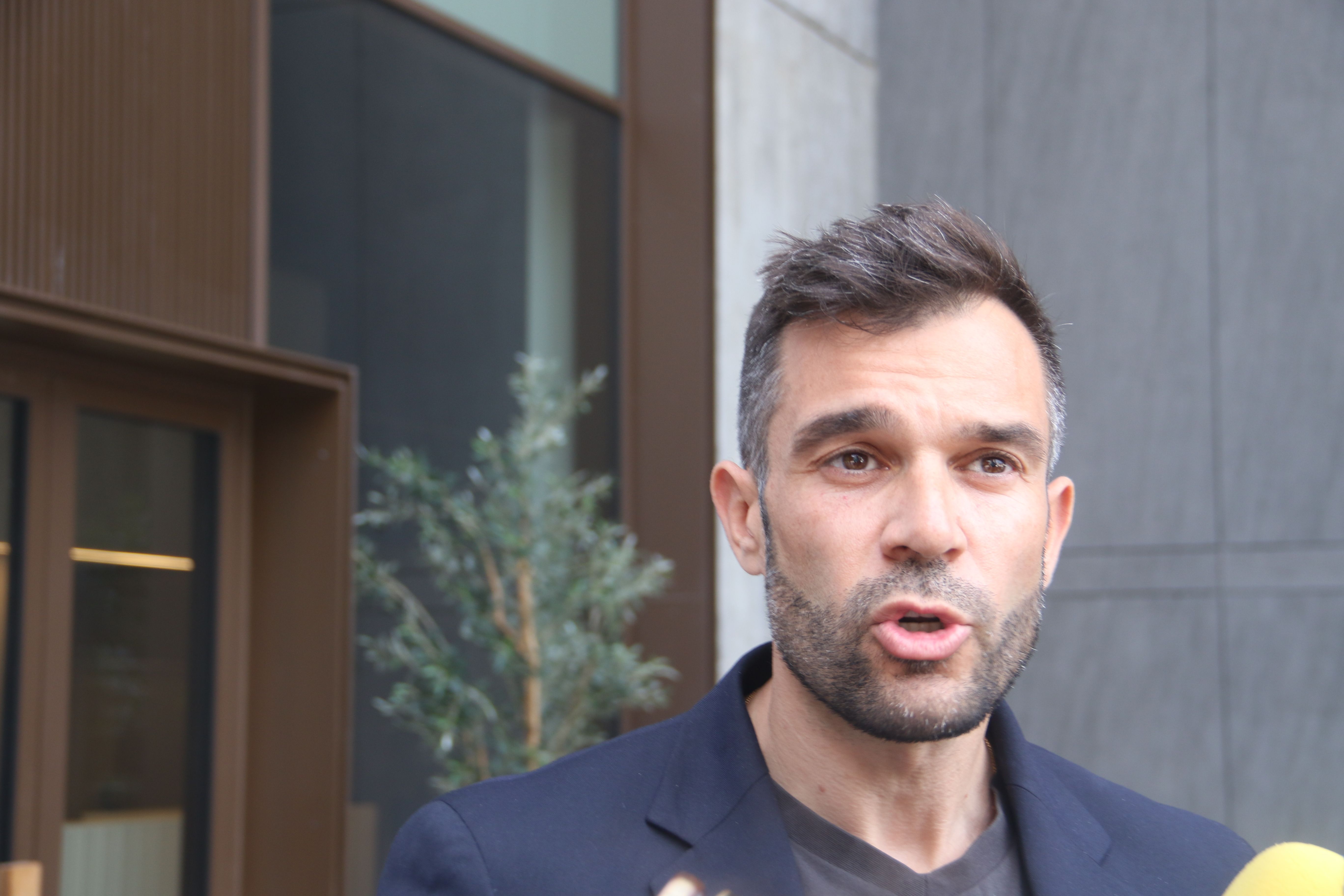 David Forné en una compareixença recent a l'exterior.