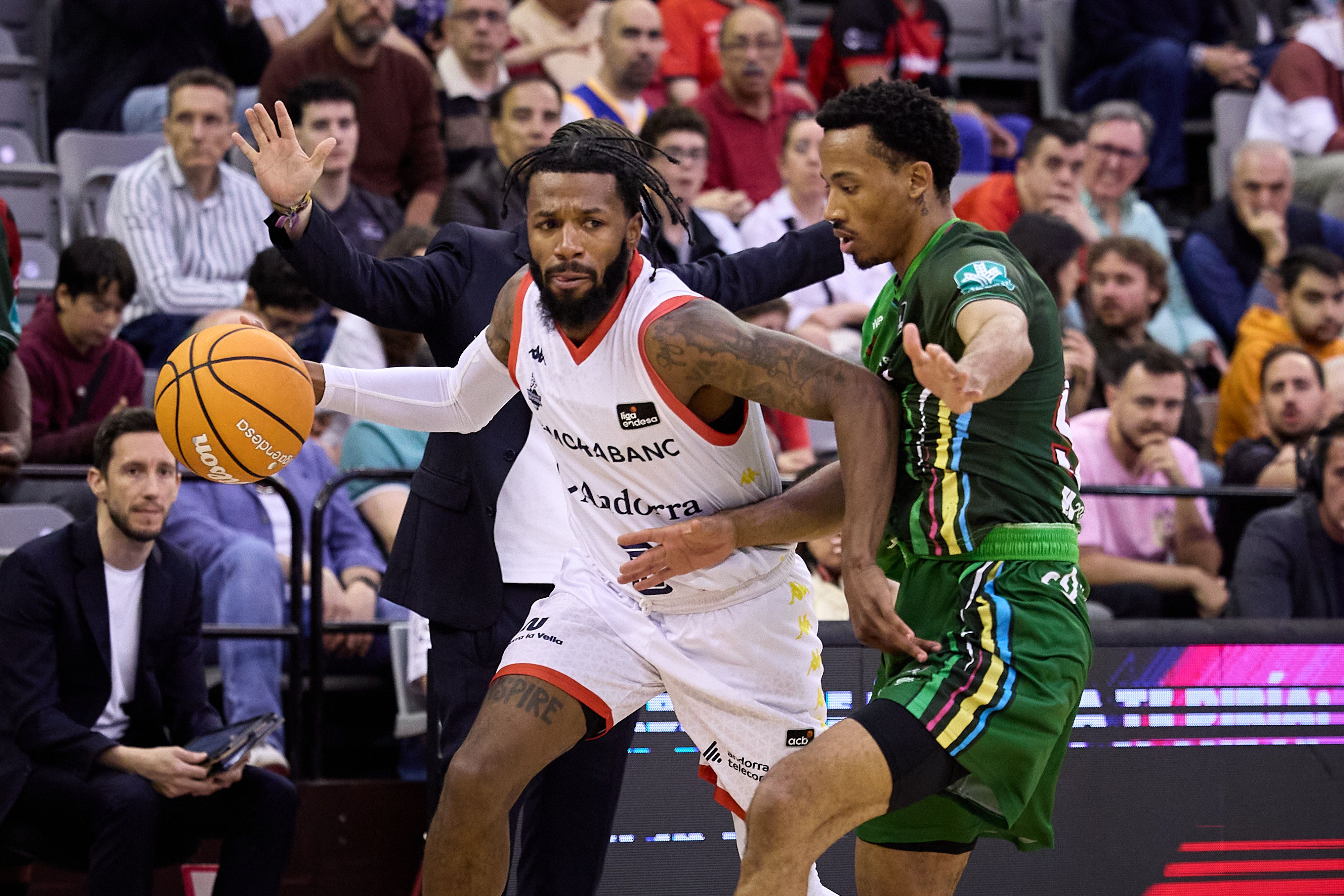 Shannon Evans, liderant un dels atacs dels de Tabak.