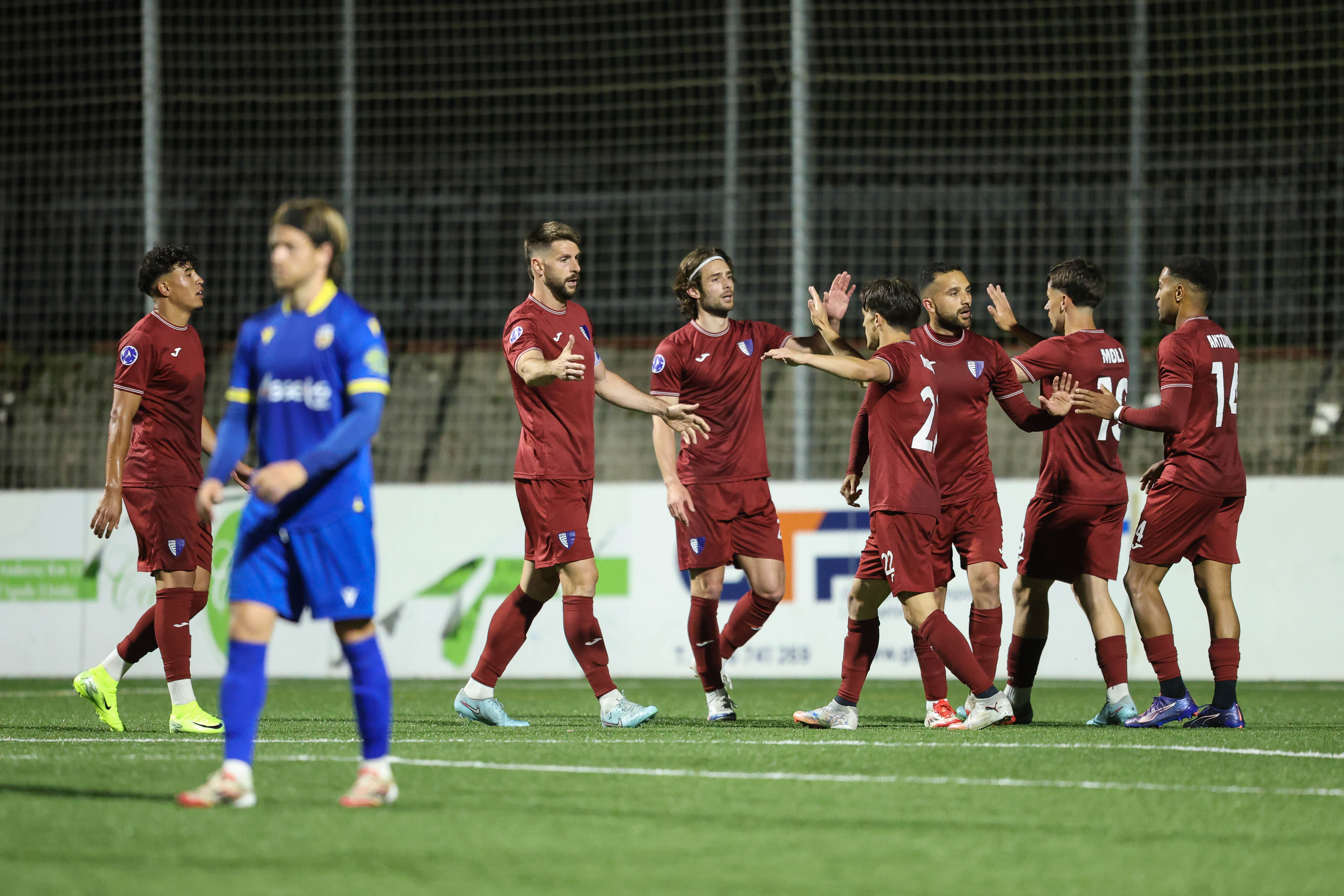 Els jugadors de l'Inter celebren un dels gols de la victòria contra el Ranger's.