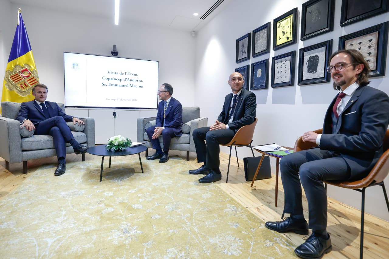 Reunió bilateral de Macron amb Espot, Jordi Puy i Landry Riba.