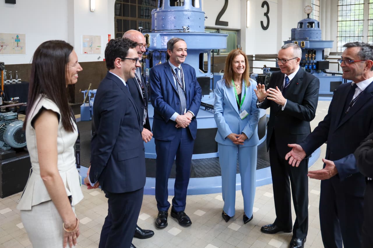 Macron durant la seva visita a FEDA.