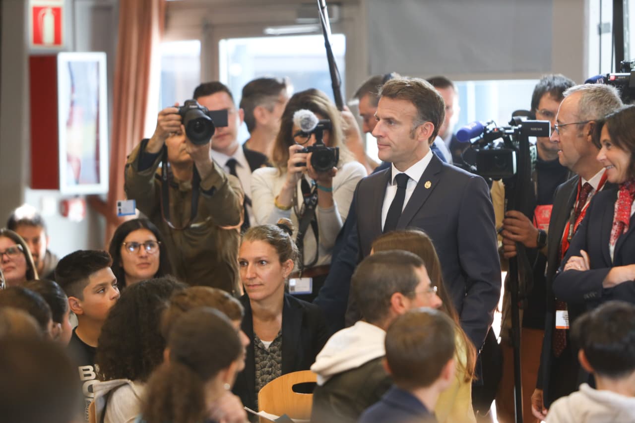 Arribada de Macron al Lycée Comte de Foix.