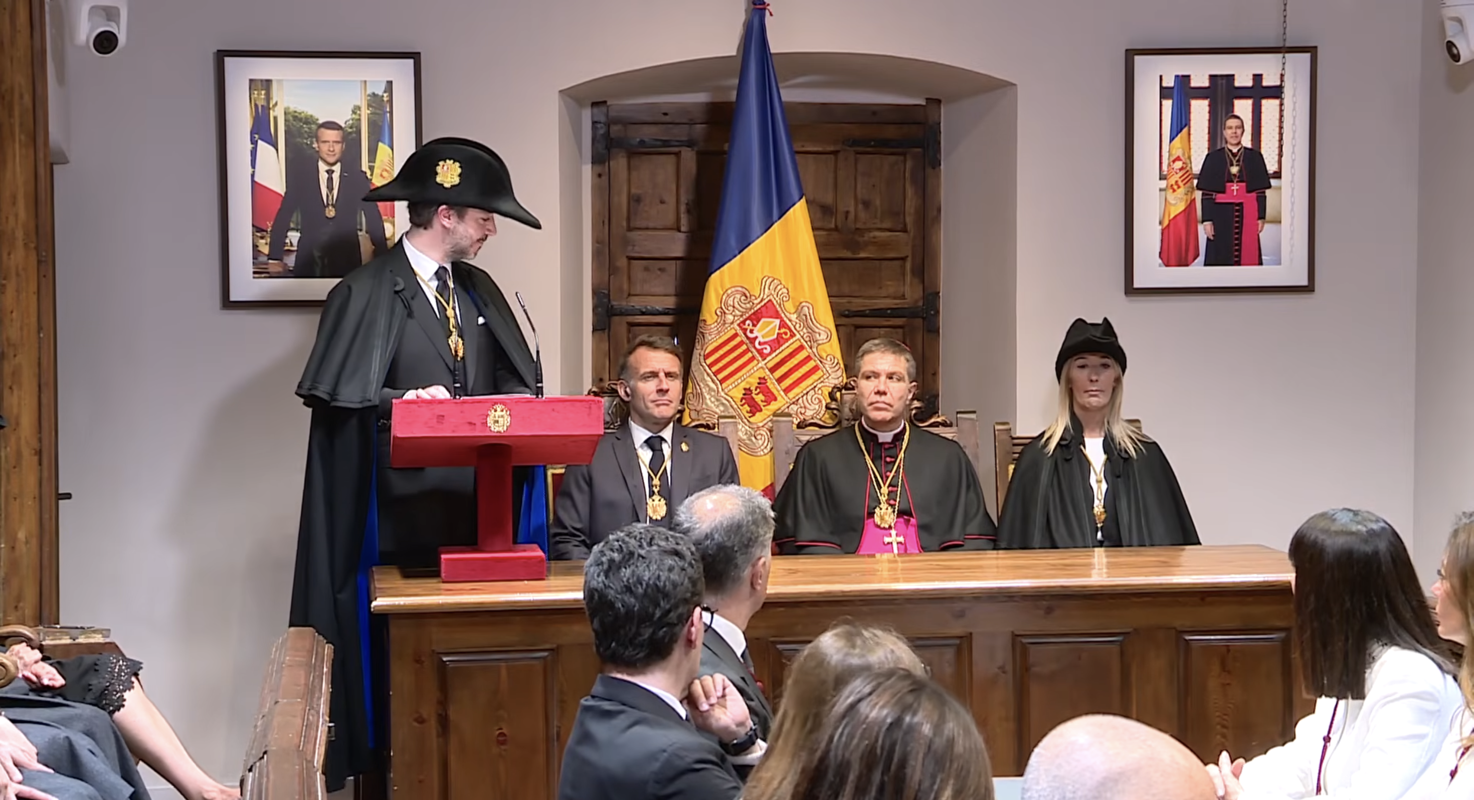 Un instant del discurs del síndic a la sessió celebrada a Casa de la Vall.