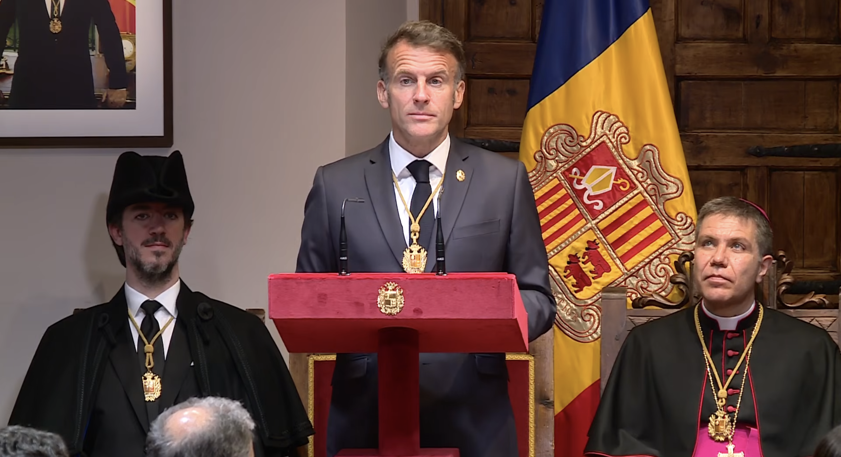 Macron durant la seva intervenció en la sessió celebrada a Casa de la Vall.