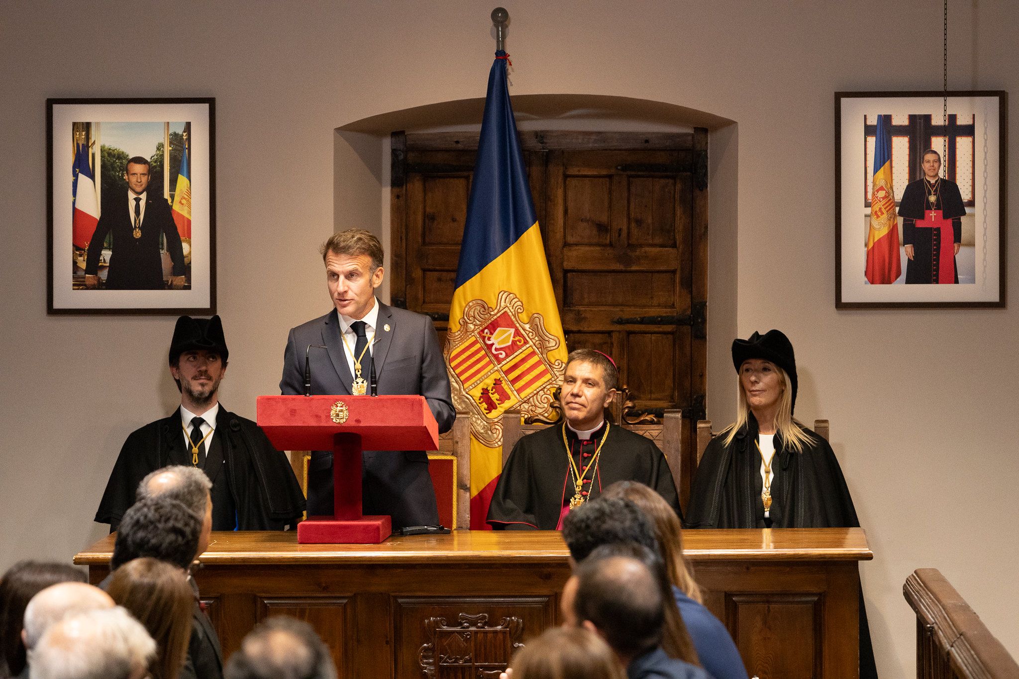 Macron durant la seva intervenció a la Casa de la Vall.