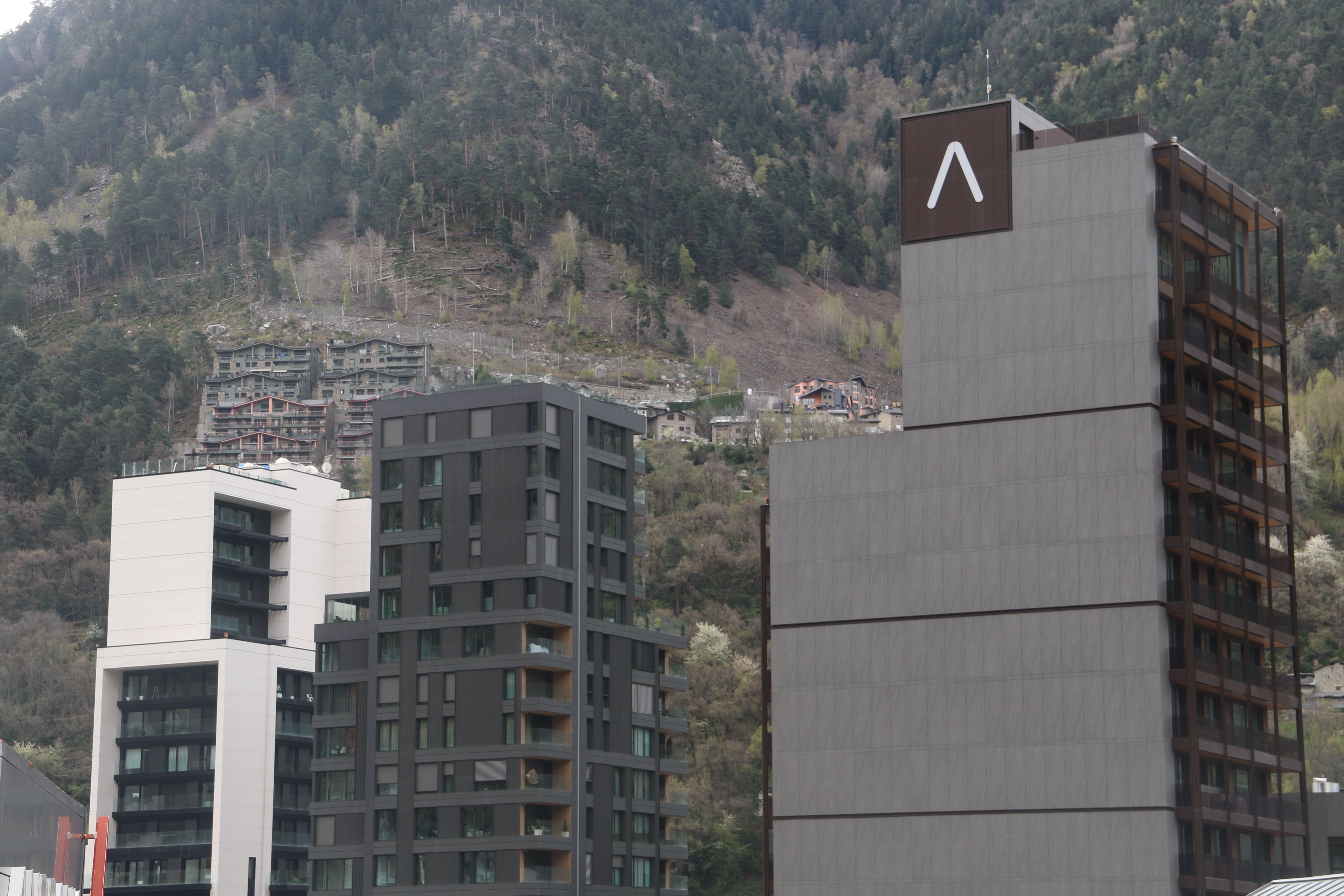 L''SKYLINE' DEL CLOT D'EMPRIVAT.