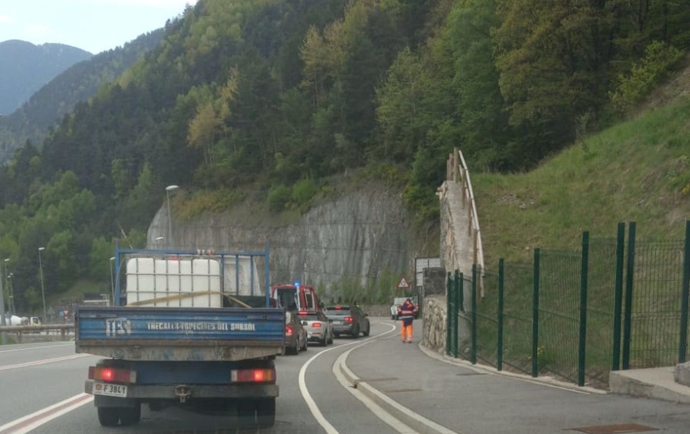 Les cues provocades per l'accident.