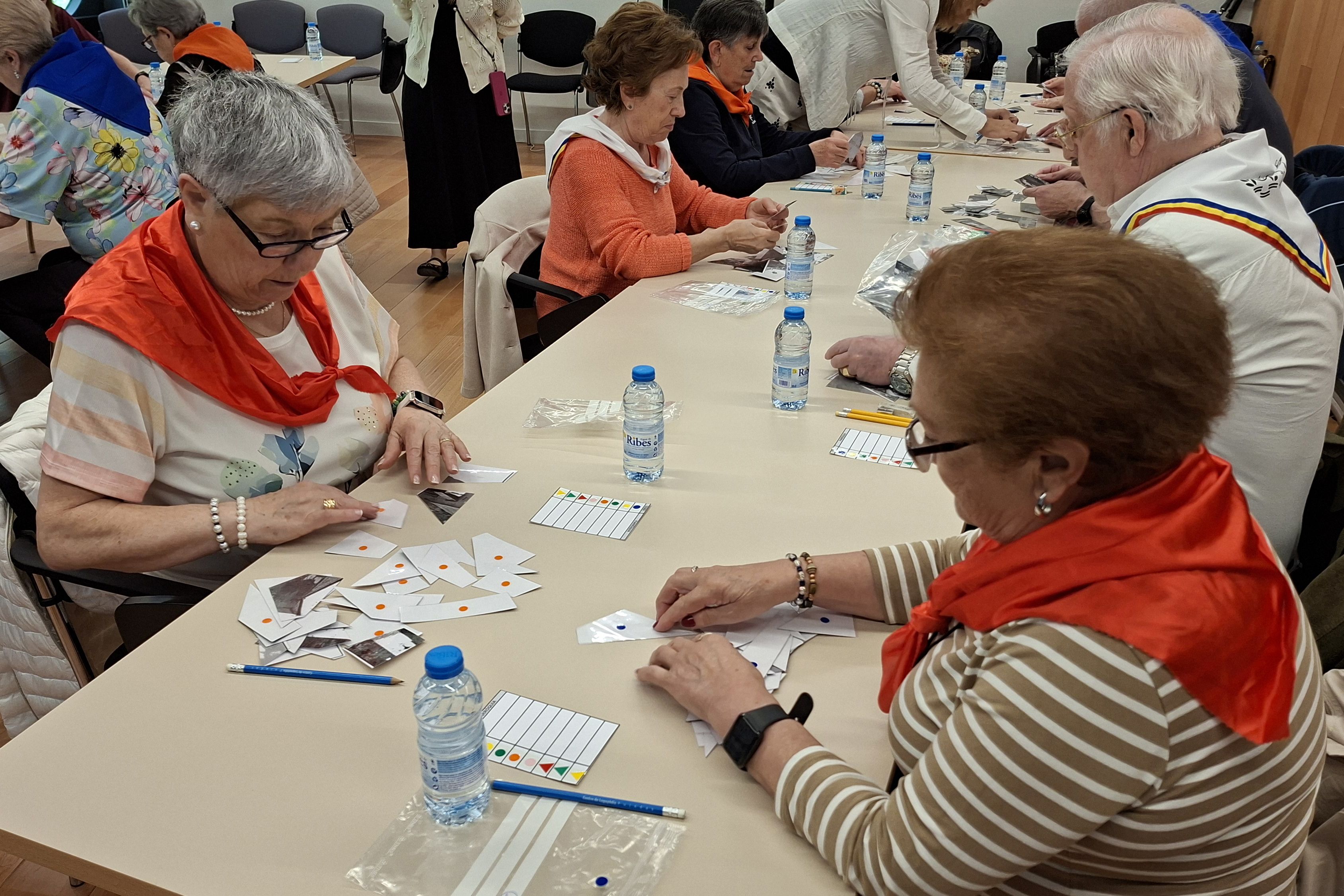 Padrins de tot el país es retroben a Sant Julià de Lòria per exercitar la ment i compartir records.