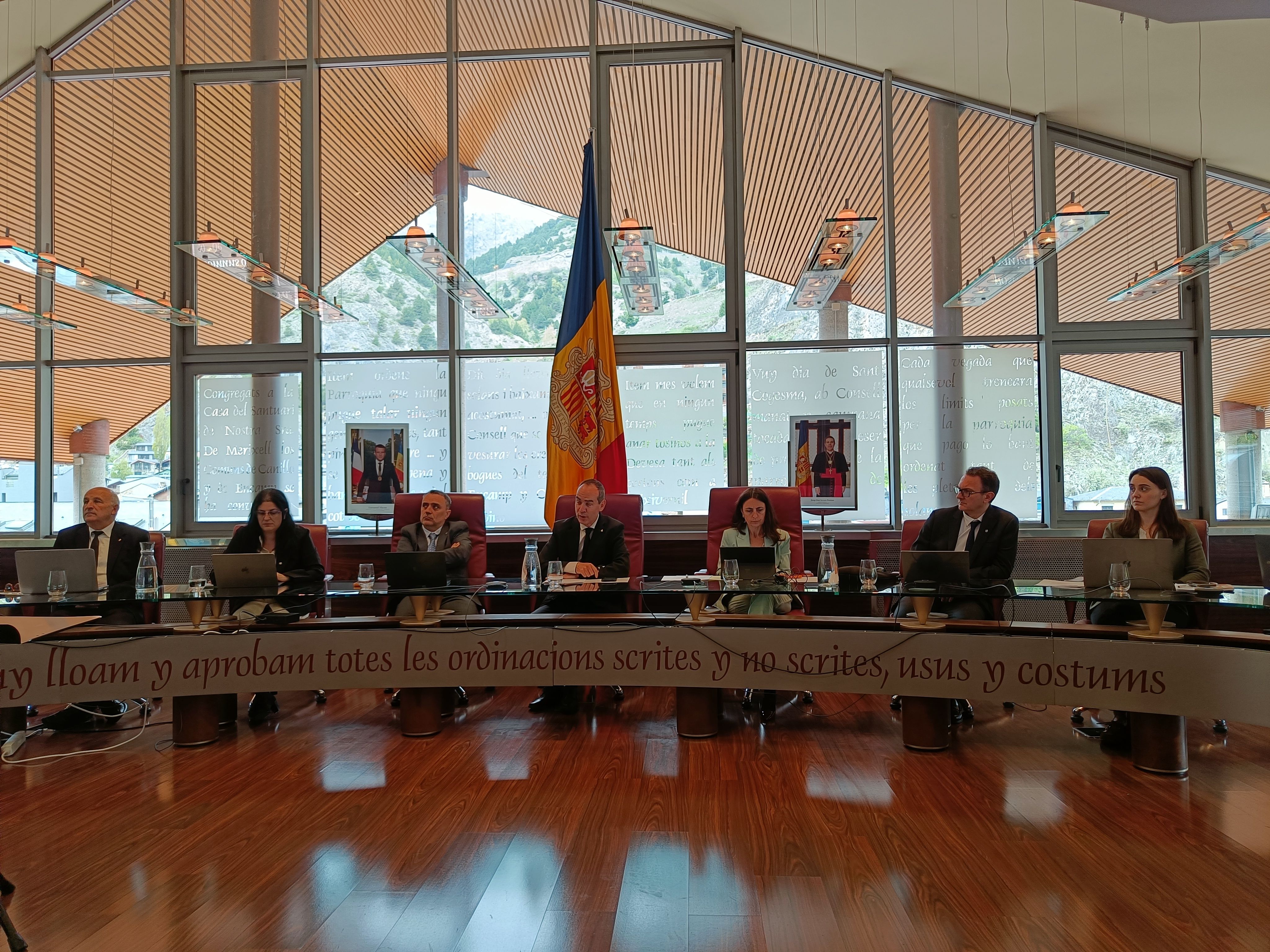 Sessió de consell de comú de Canillo.