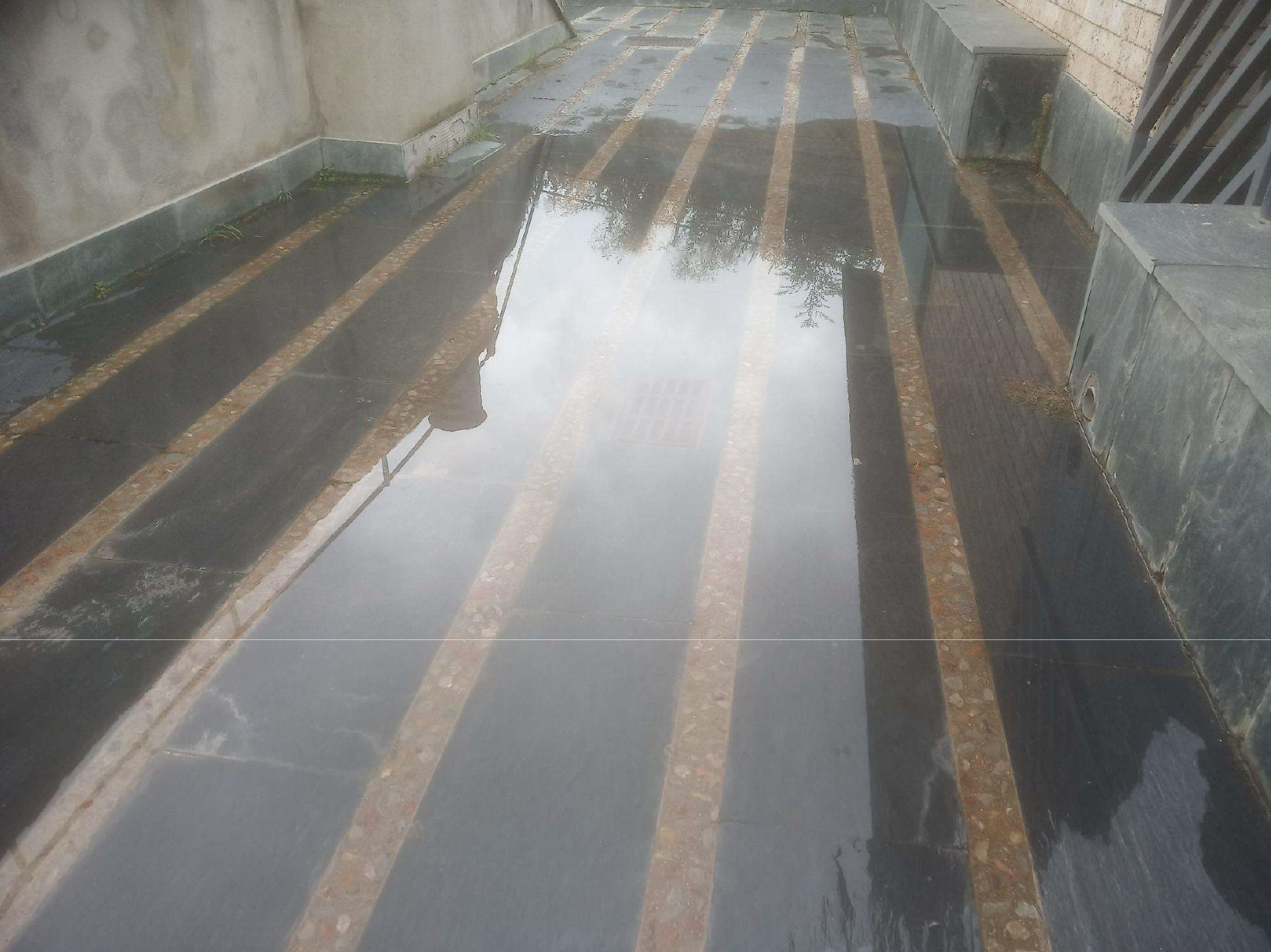 Zona entollada de la terrassa.