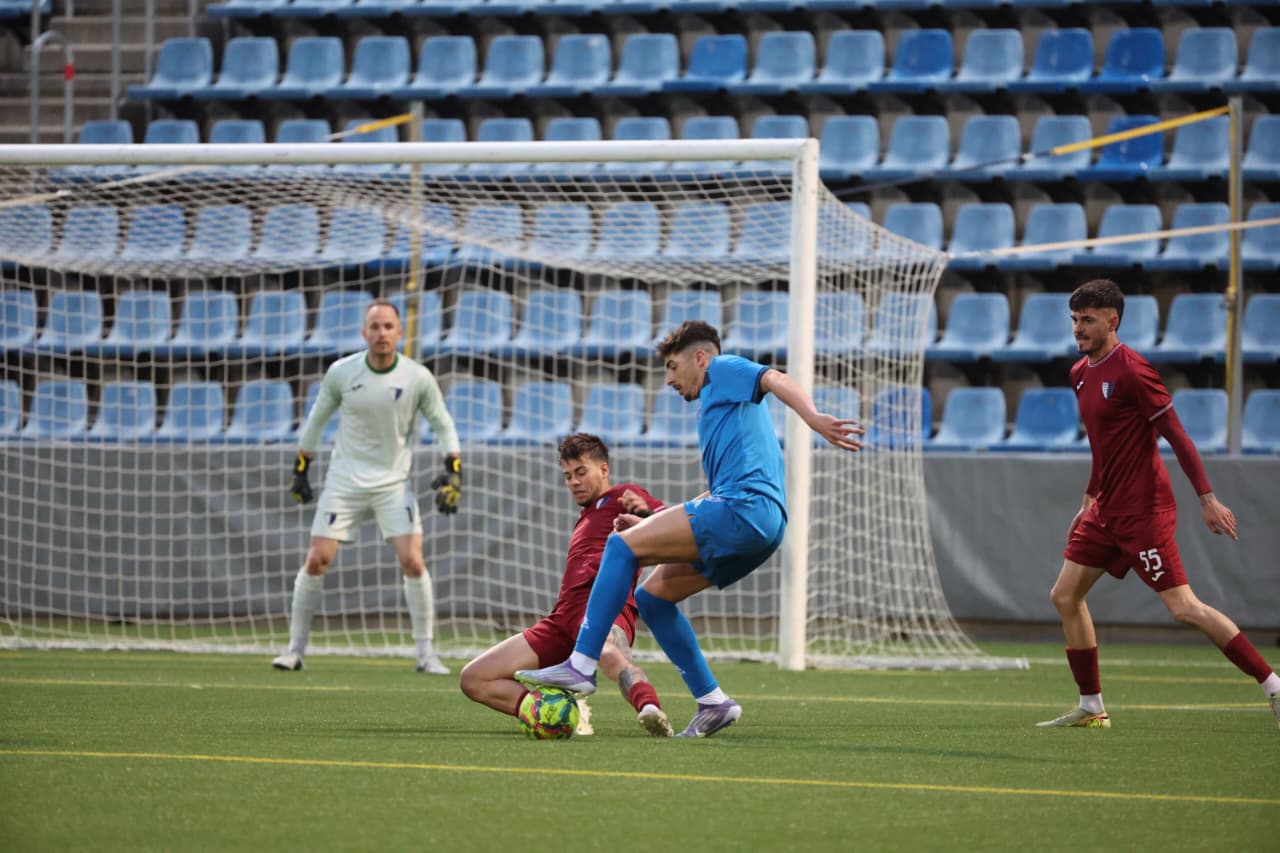 El derbi escaldenc va disputar-se a l'Estadi Nacional i no va estar exempt de polèmica. 