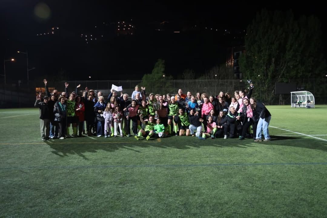 L’FC Ordino va aixecar aquest dijous el títol de campió de la lliga femenina de futbol.