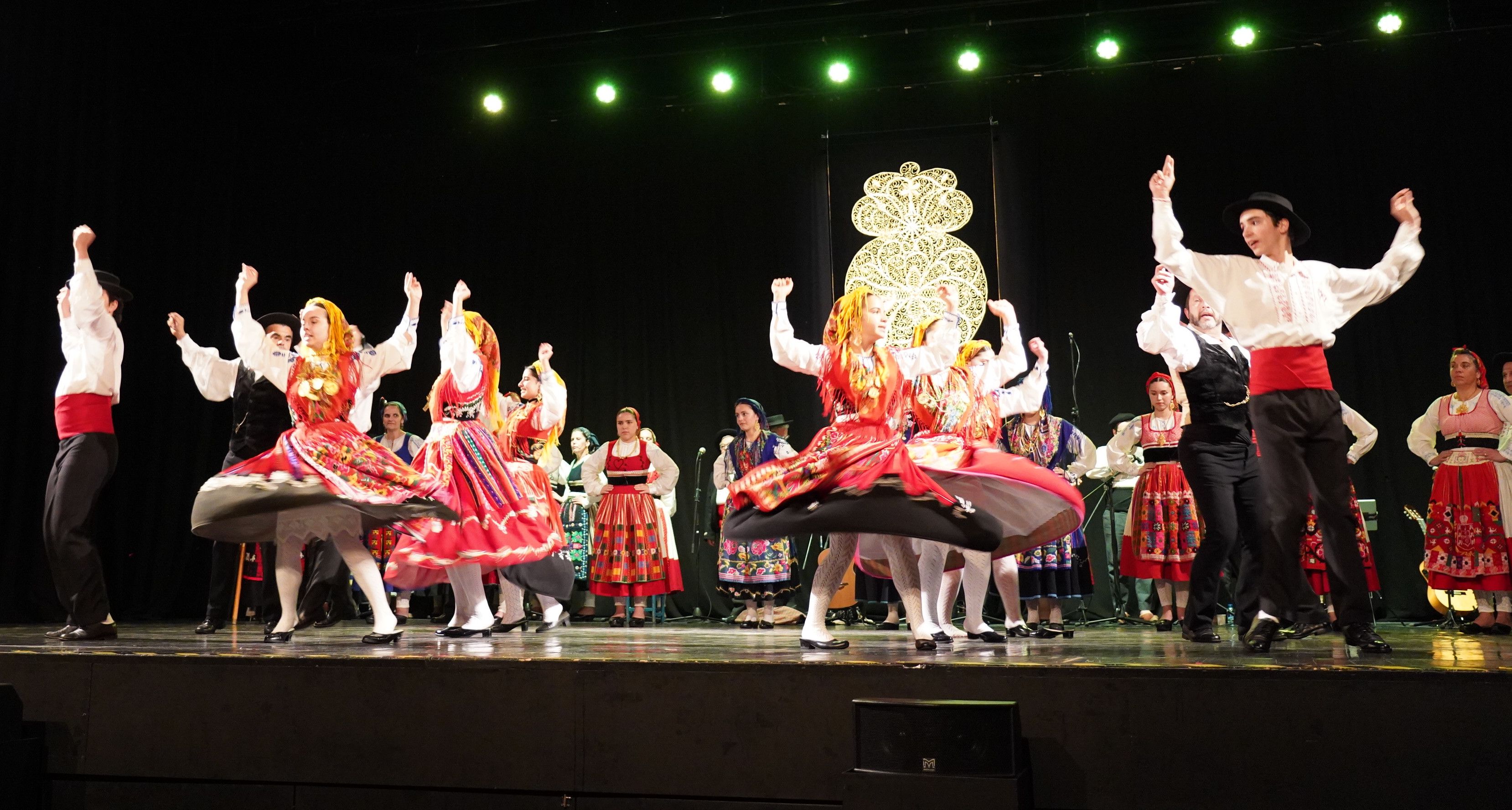 Un dels números musicals del festival Danses del Món.