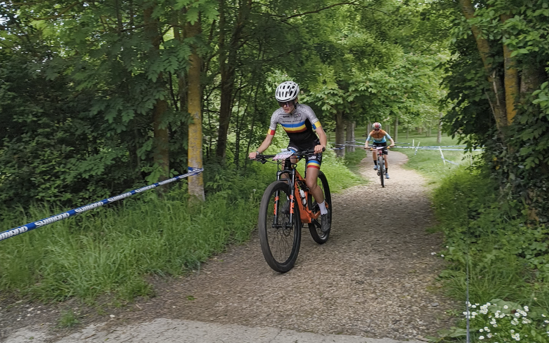 La ciclista de la FAC, Naima Perissé, ha acabat 6a sub-23 i 8a en la categoria Elit a la Supercup Massi de Vitòria.