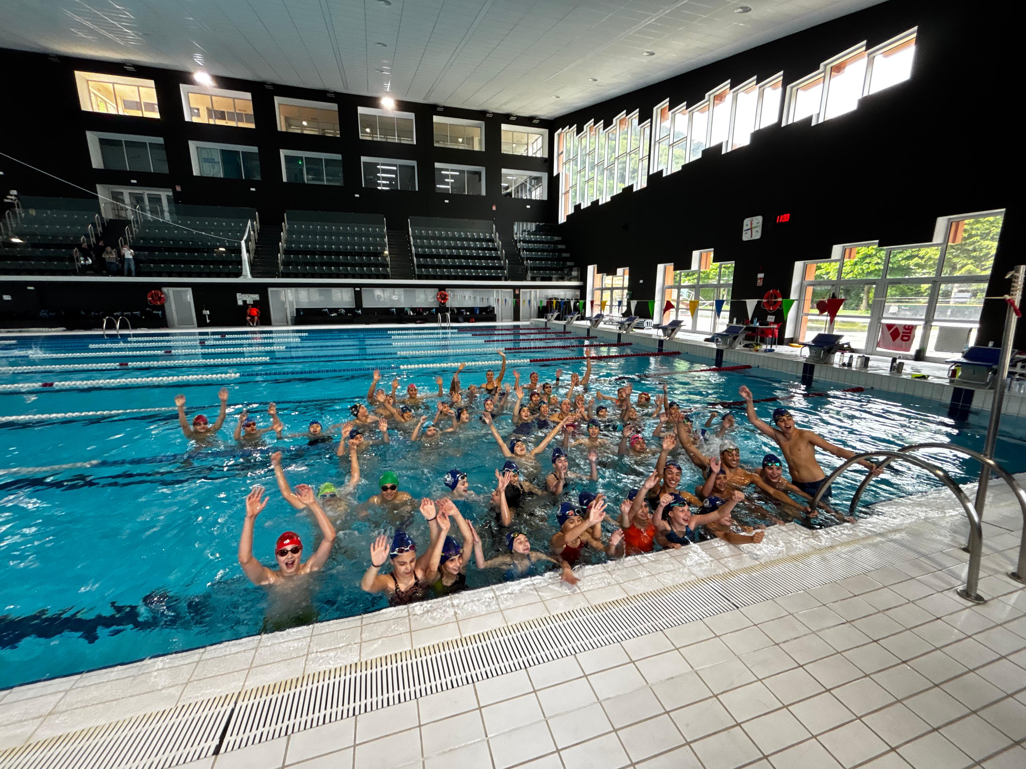 Entrenament conjunt dels alevins de la Federació Andorrana amb el Club Natació Sant Andreu als Serradells.