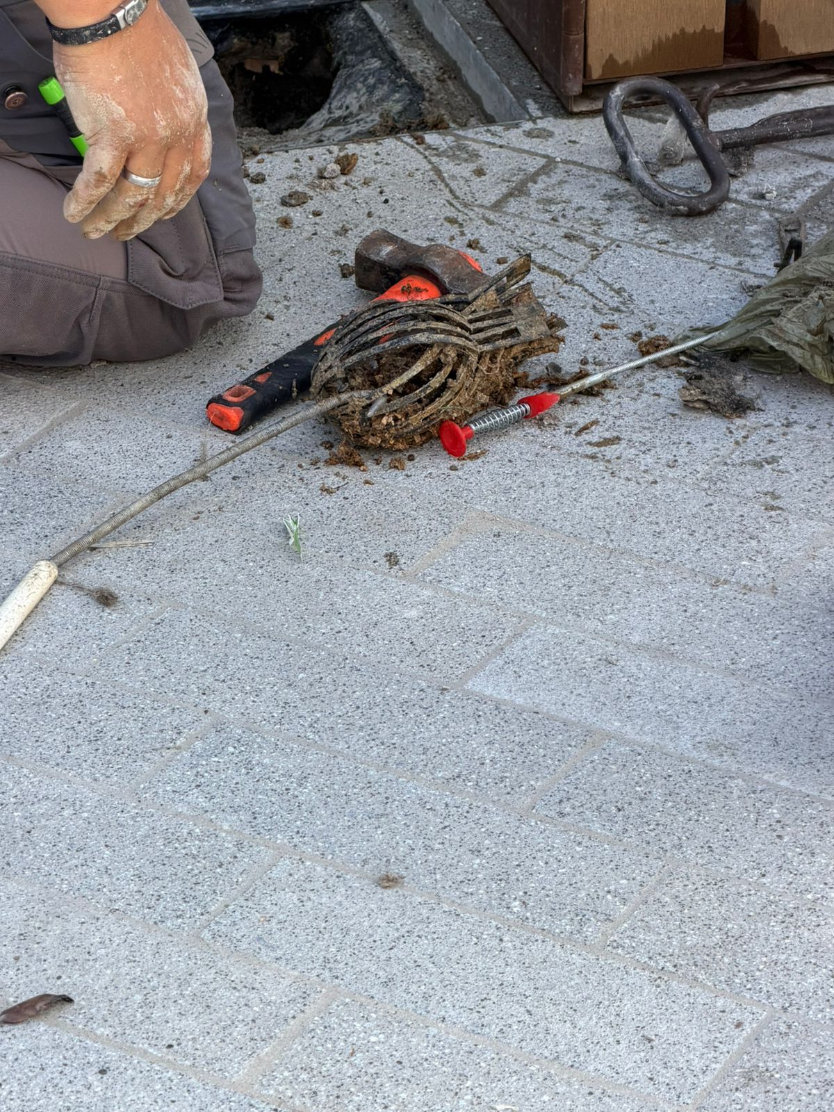 La peça que taponava l'embornal.