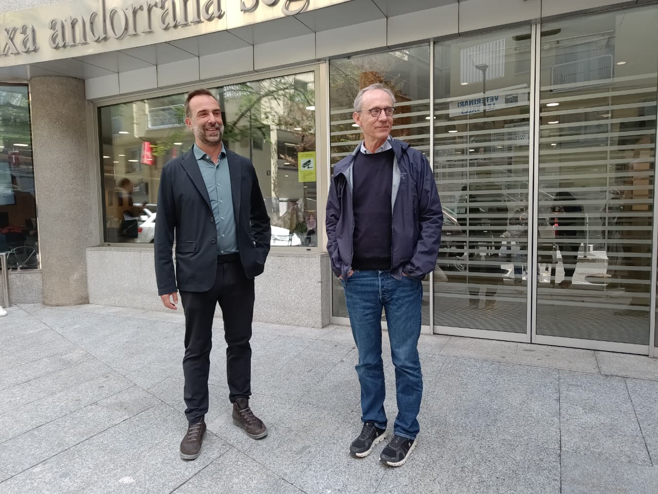 Dani Armengol i Francesc Pallàs davant de la CASS.