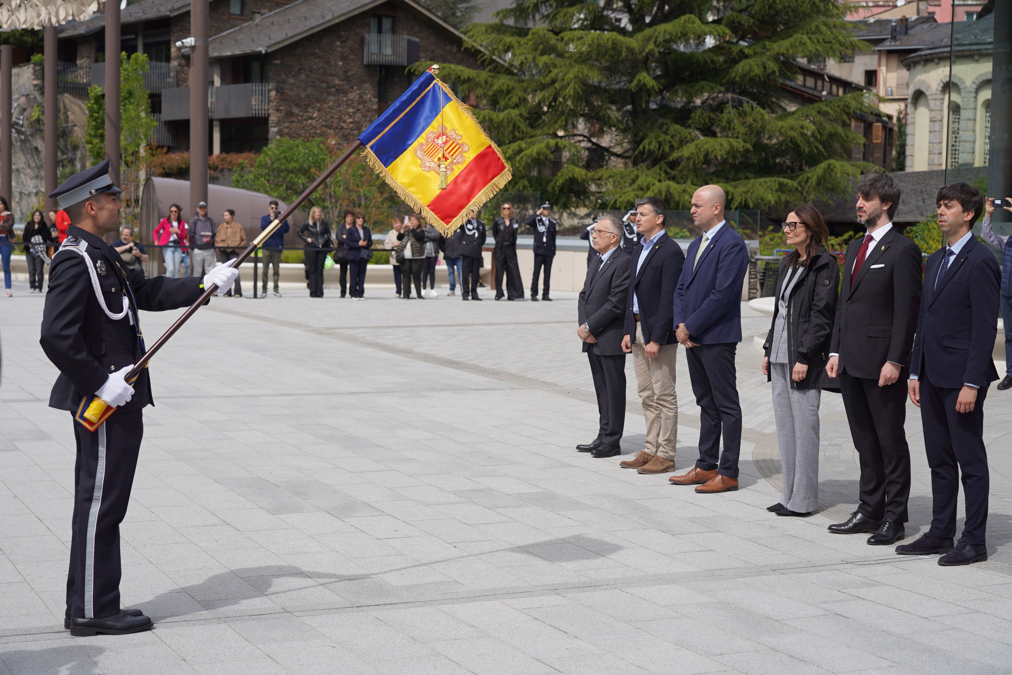 Acte d'honors a la bandera.