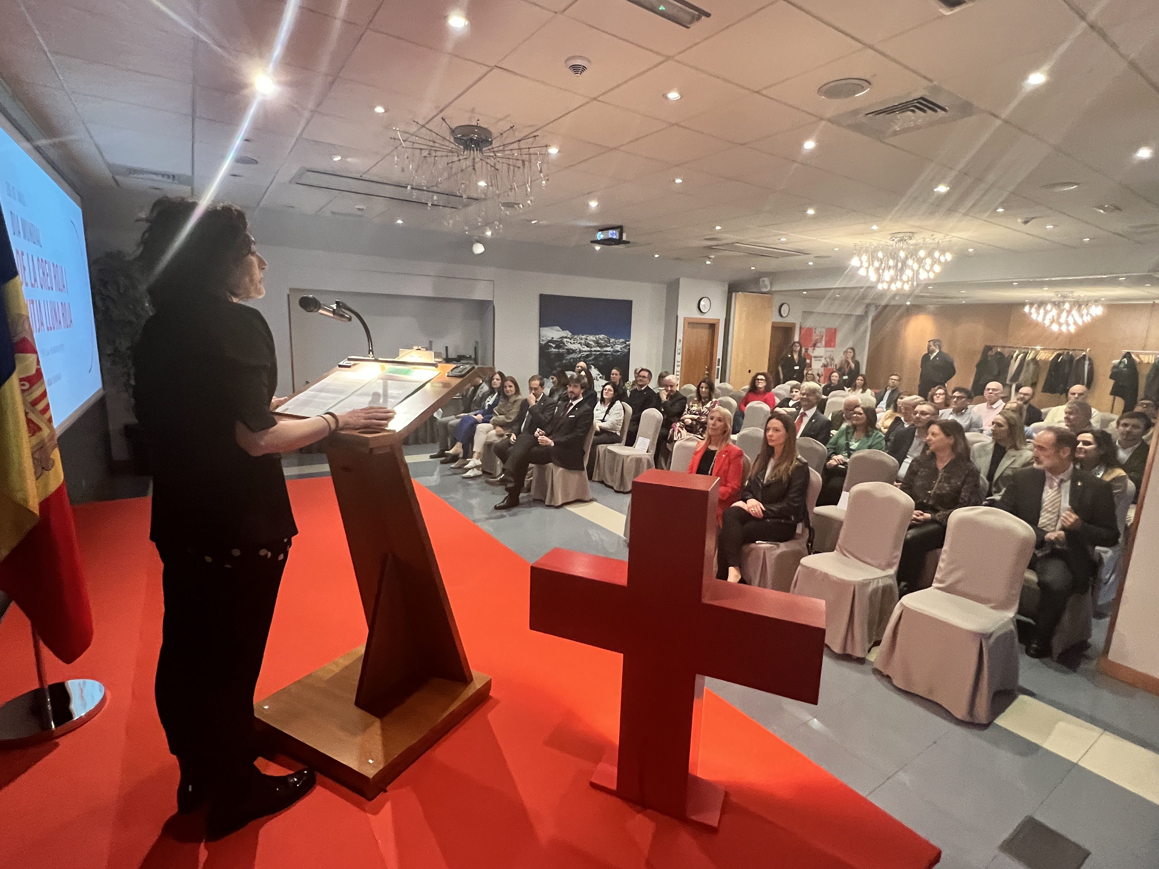Un moment del discurs de la presidenta de la Creu Roja Andorrana, Vicky Marrugat.