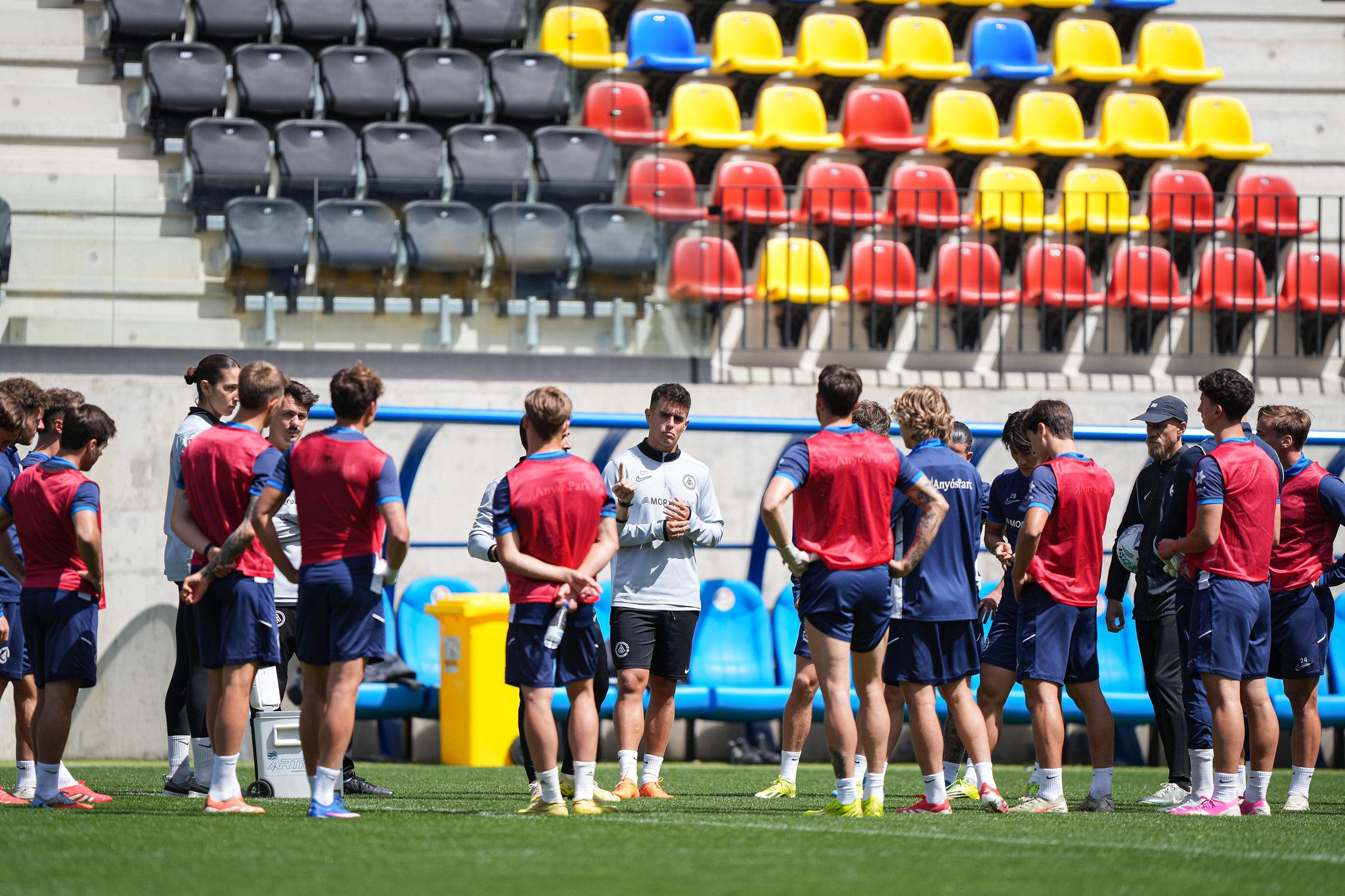 Els jugadors de l'FC Andorra, reunits en un entrenament d'aquesta setmana a Encamp.