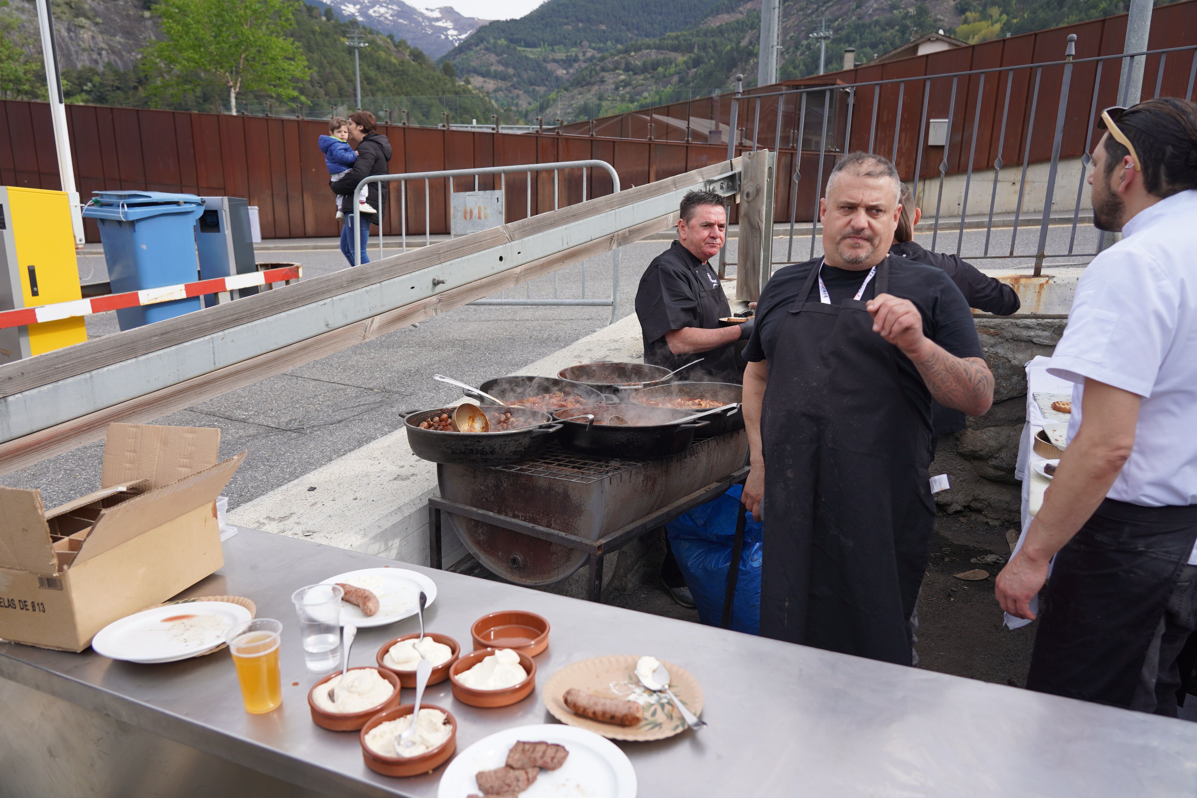 Carn a la brasa i cargols eren alguns dels plats per a l'esmorzar.
