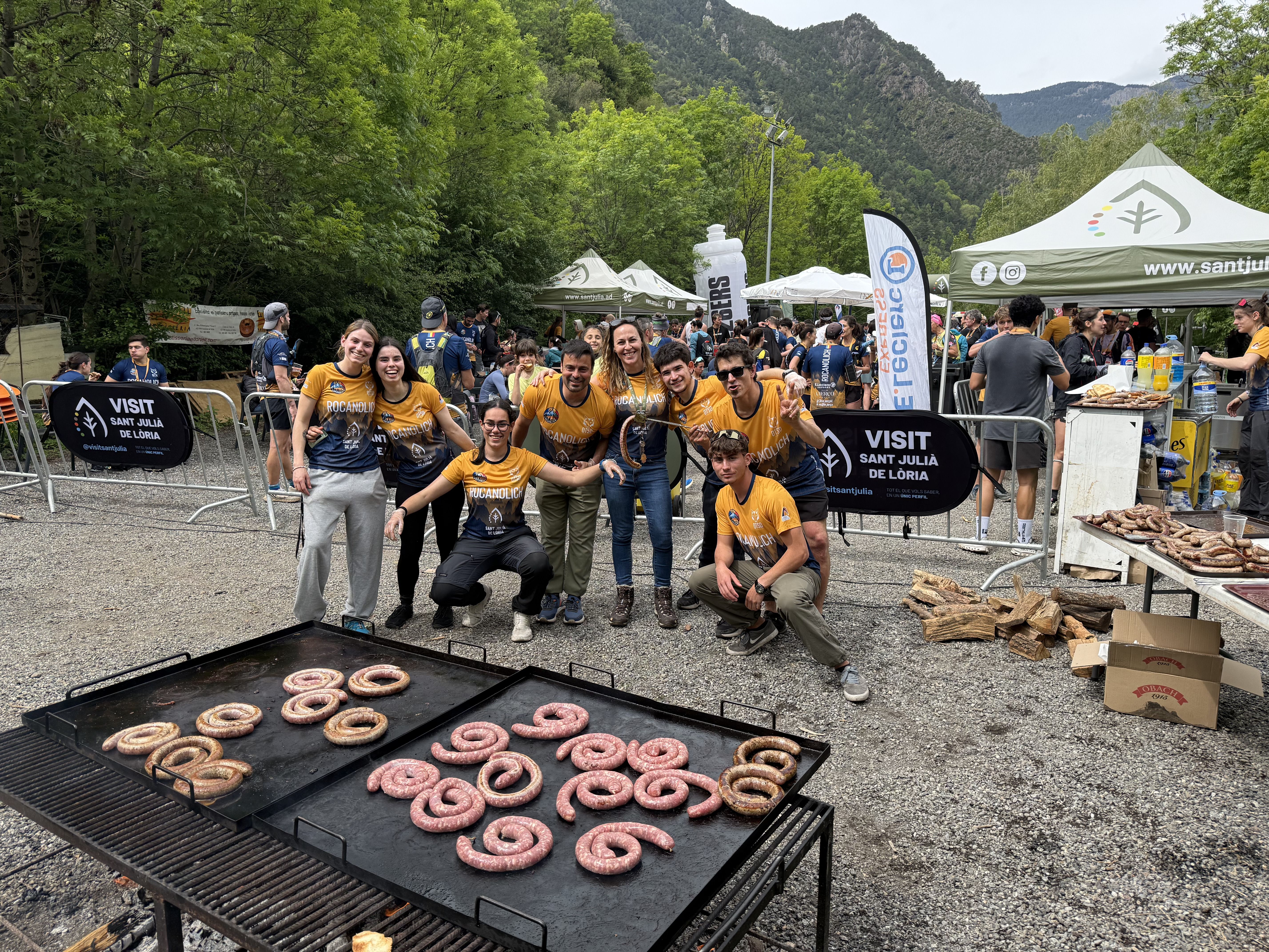 Botifarrada popular per a tots els participants de la Rocanòlich. 